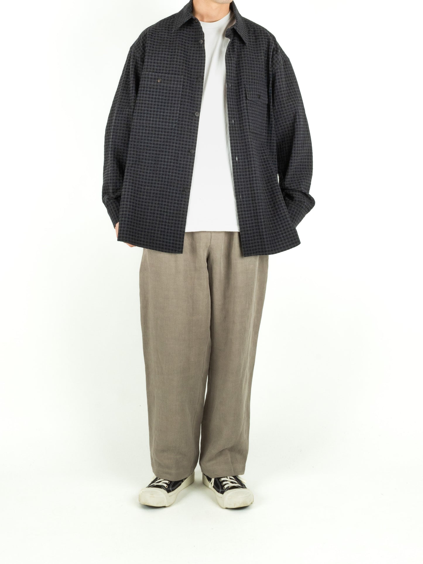 Model 176cm/62kg size M着用