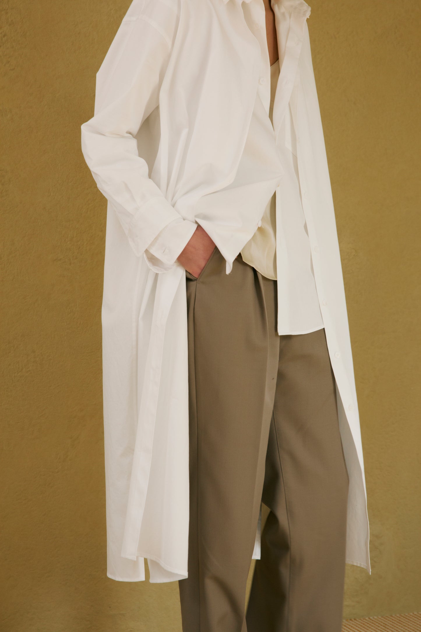 Super130's WORSTED WOOL LIGHT GABARDINE SLACKS for WOMEN|DUSTY BEIGE