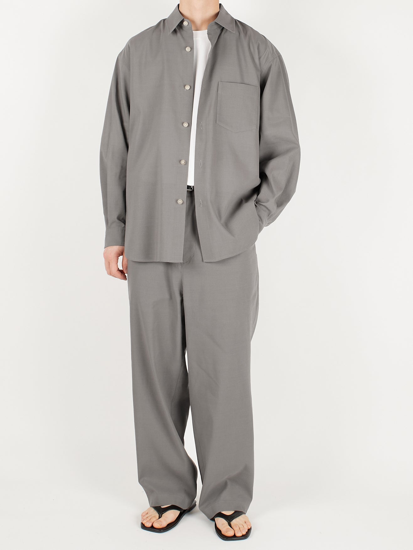 Model 176cm/62kg size M color GRAY着用