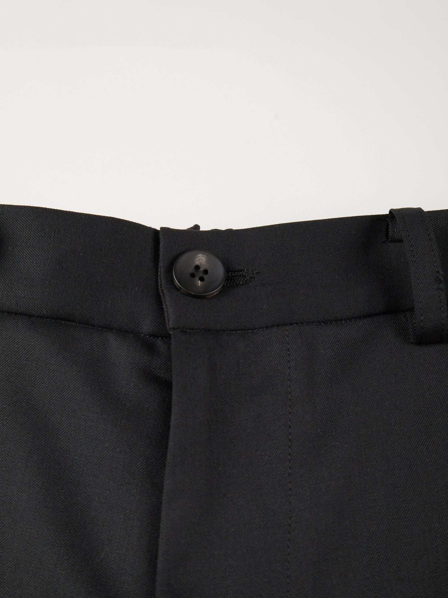 Super130's WOOL LIGHT GABARDINE SHORT PANTS|BLACK
