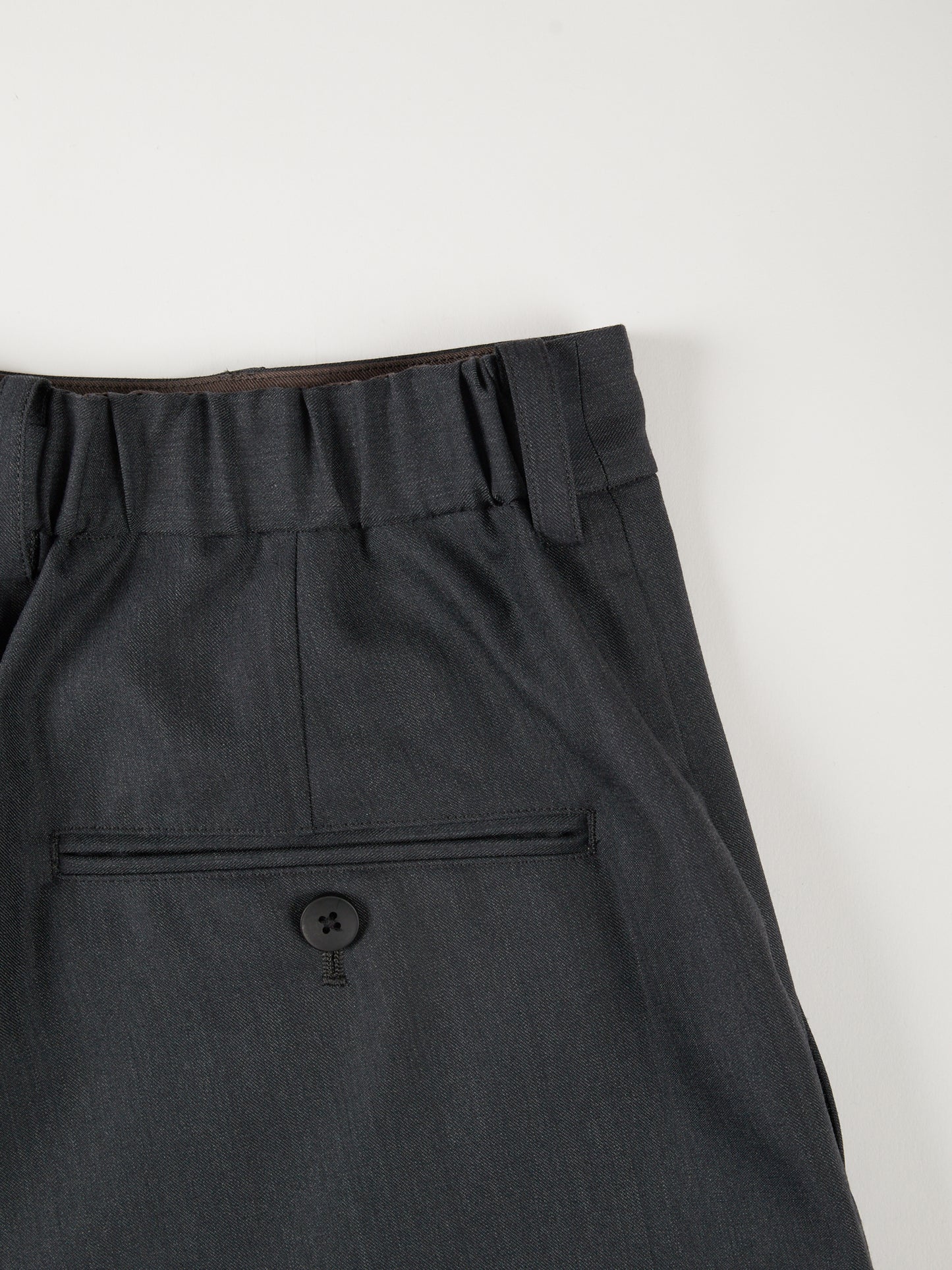 Super130's WOOL LIGHT GABARDINE SHORT PANTS|TOP CHARCOAL