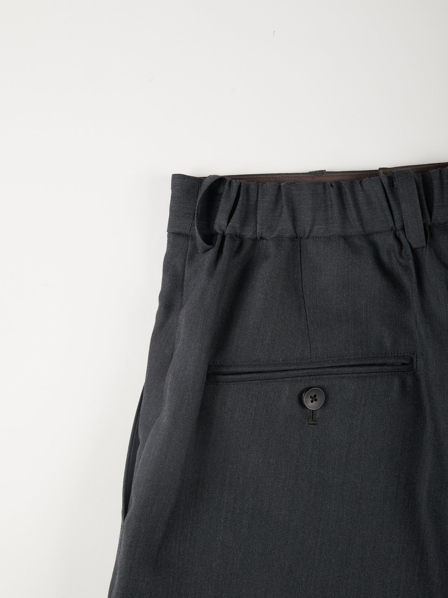 Super130's WOOL LIGHT GABARDINE SHORT PANTS|TOP CHARCOAL