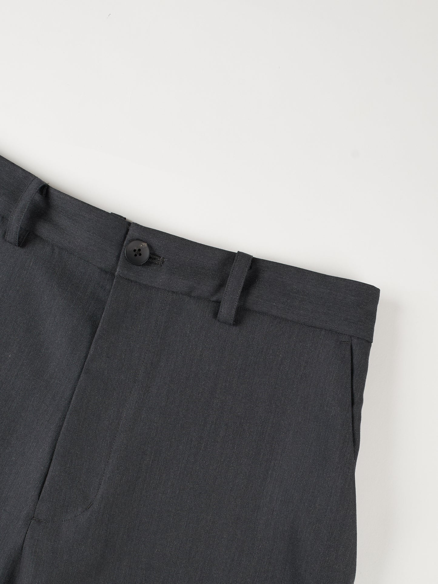 Super130's WOOL LIGHT GABARDINE SHORT PANTS|TOP CHARCOAL