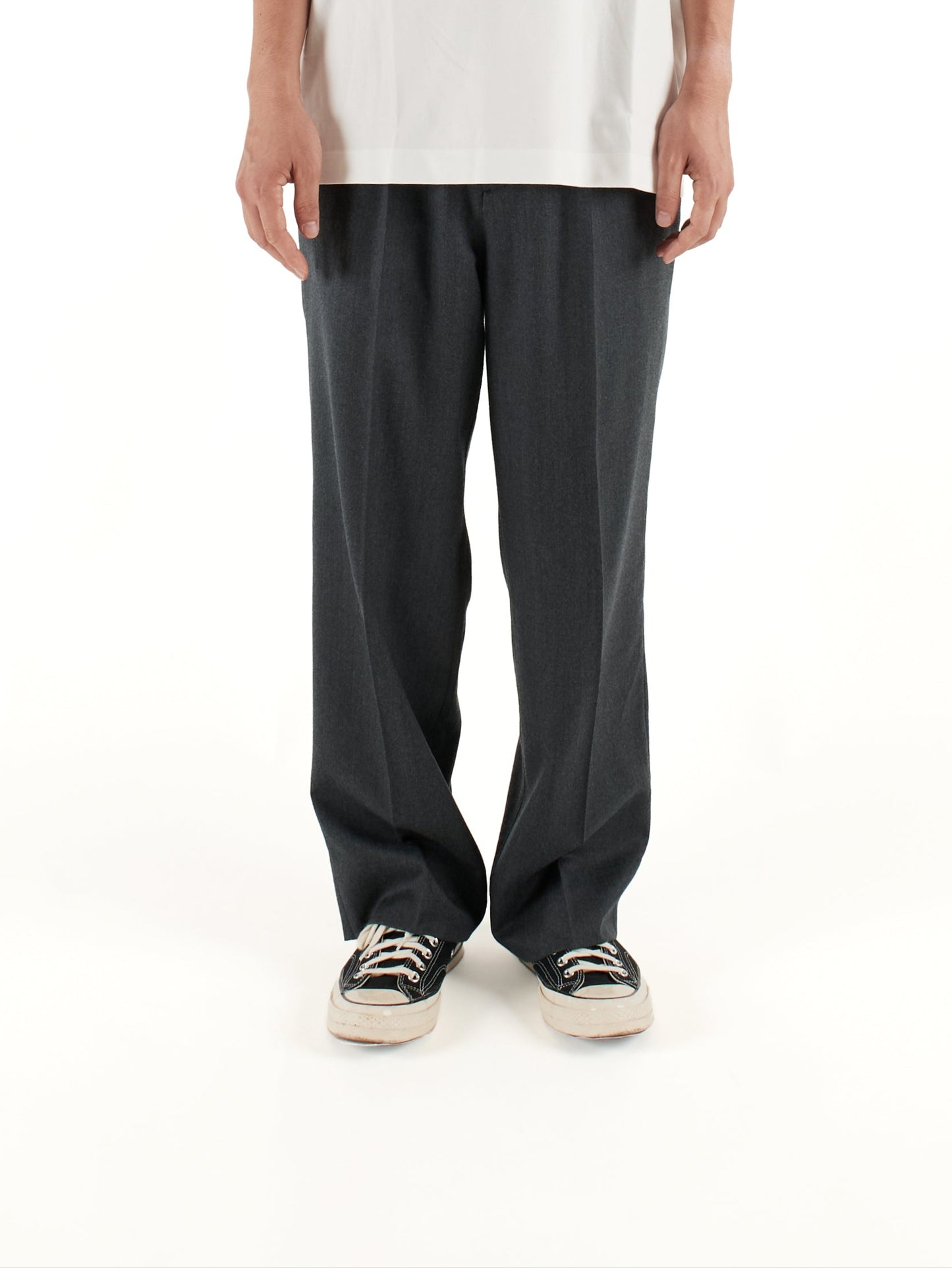Model 176cm/62kg size M color TOP GRAY着用