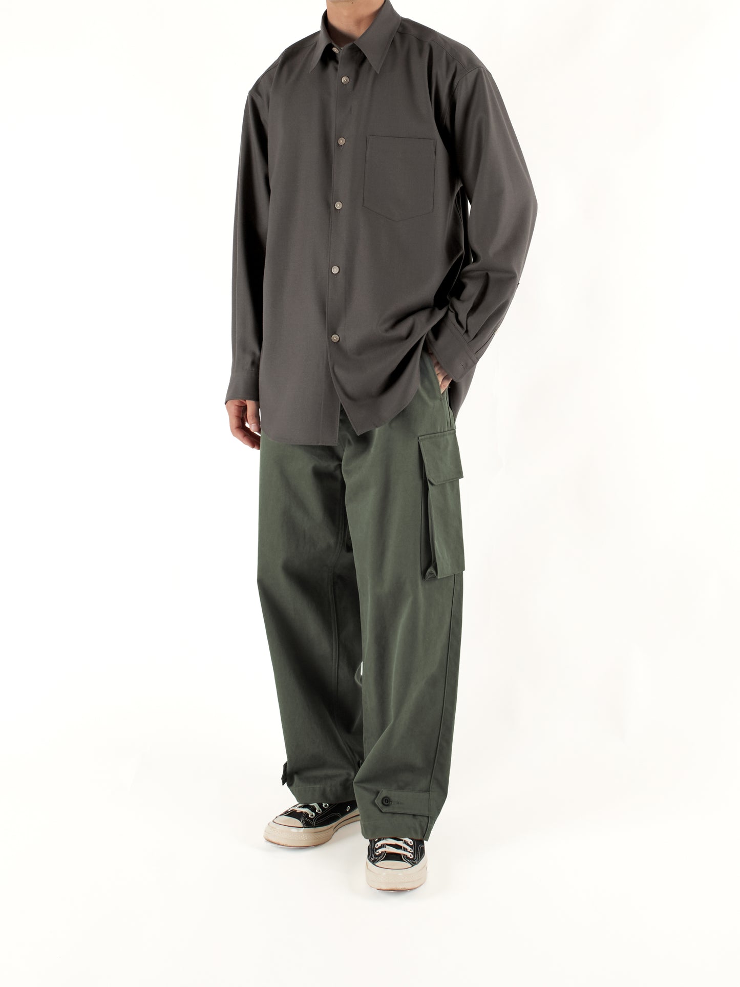 Model 176cm/62kg size L color MOCHA着用
