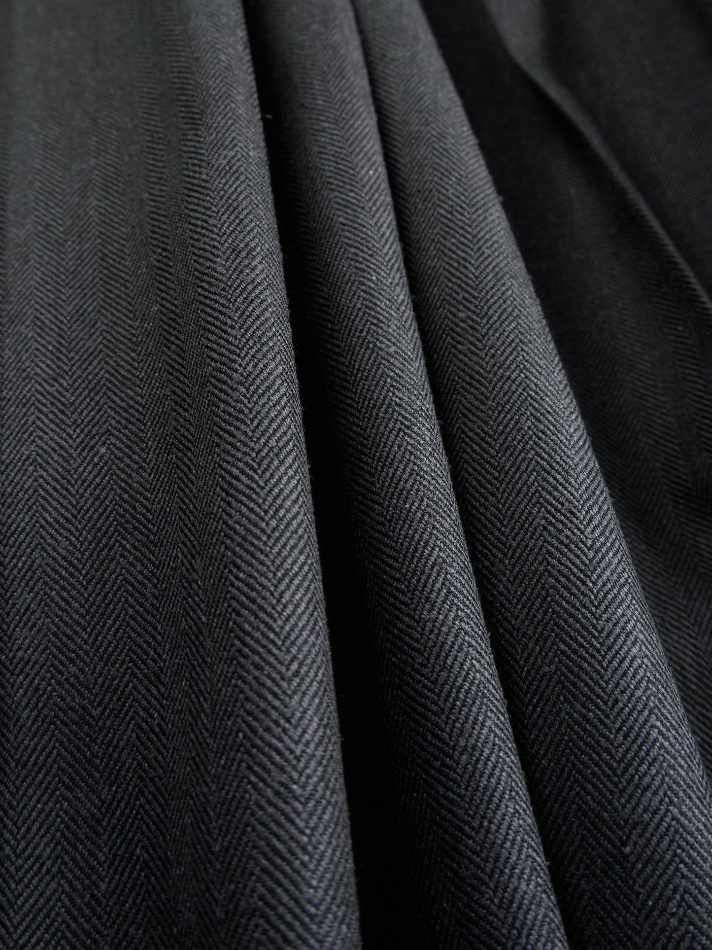 Super130's WOOL/SILK HERRINGBONE SLACKS|CHARCOAL