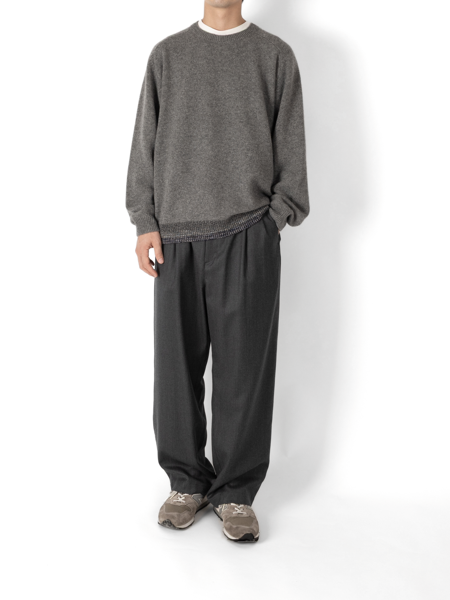 Model 176cm/62kg size M color TOP GRAY着用