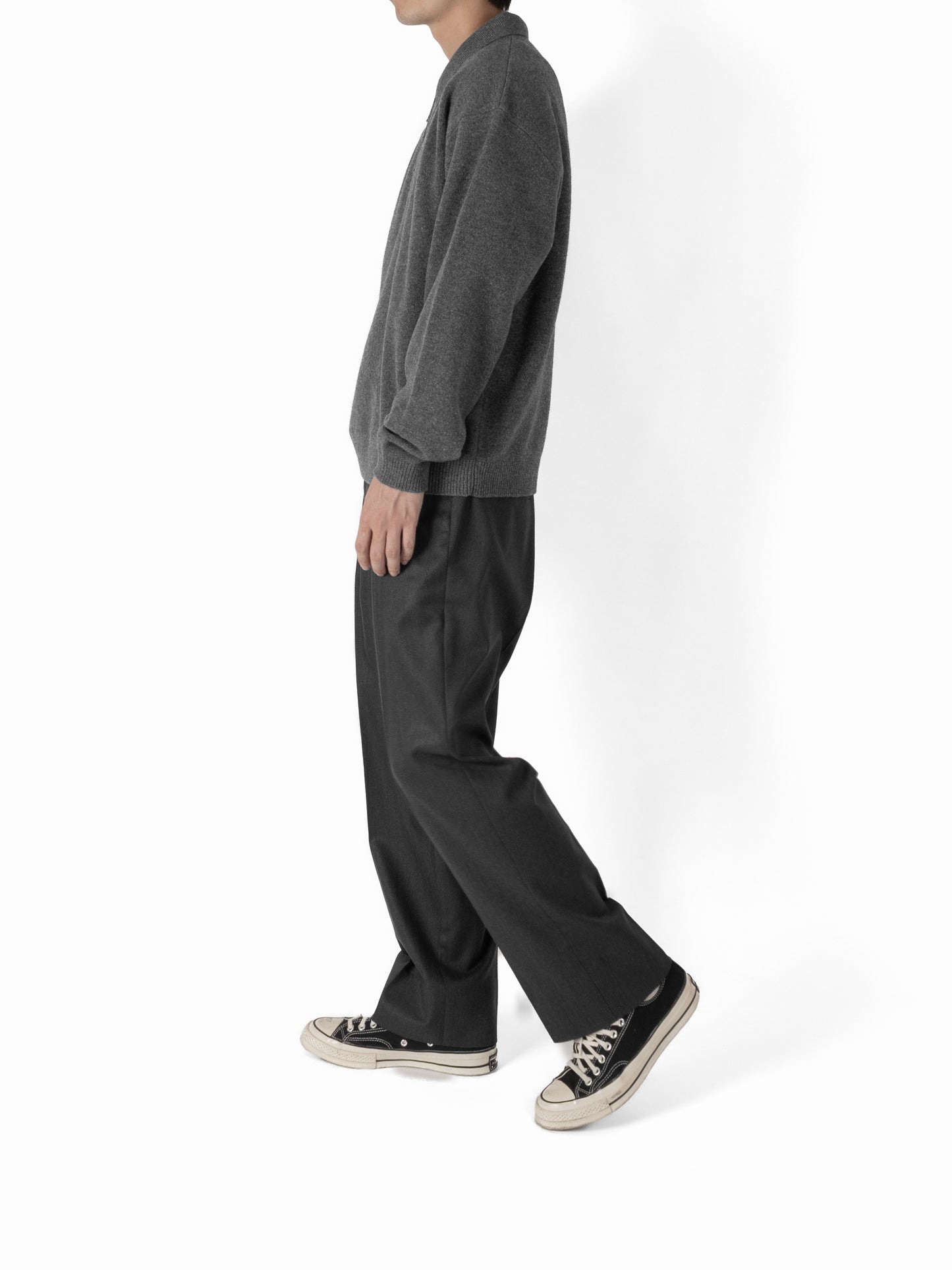 Model 176cm/62kg size M color M.GRAY着用