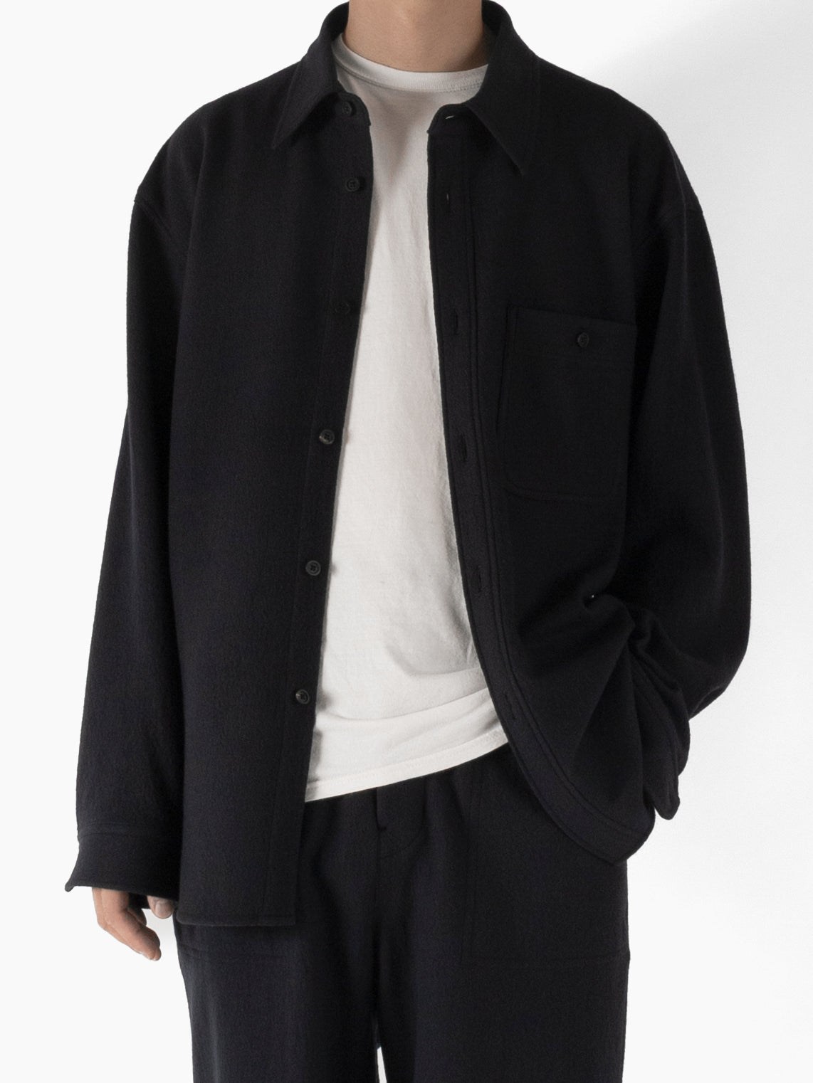 Model 176cm/62kg size M color BLACK着用