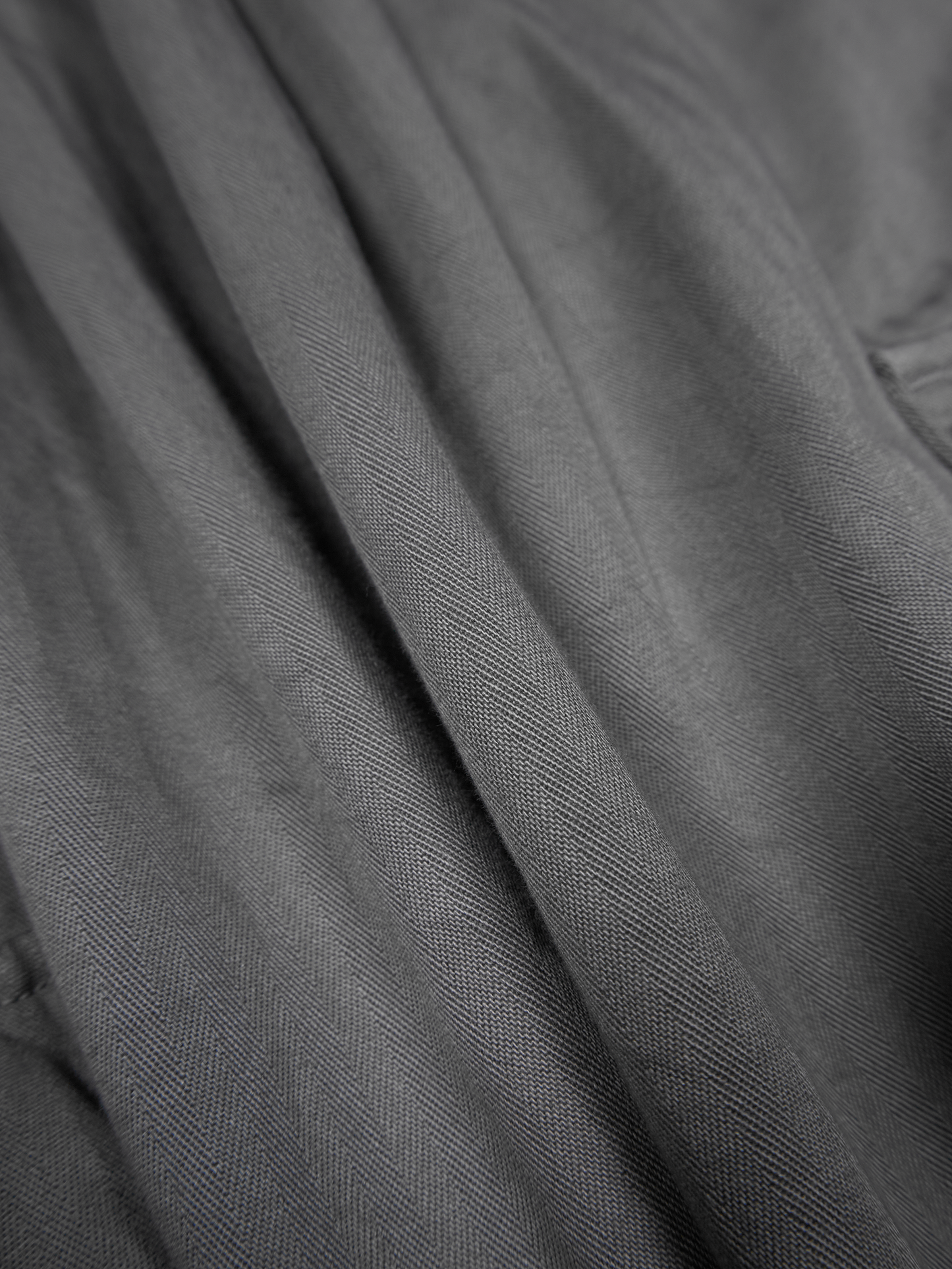 GARMENT DYED FINX COTTON HBT CARGO SHORTS|GREIGE