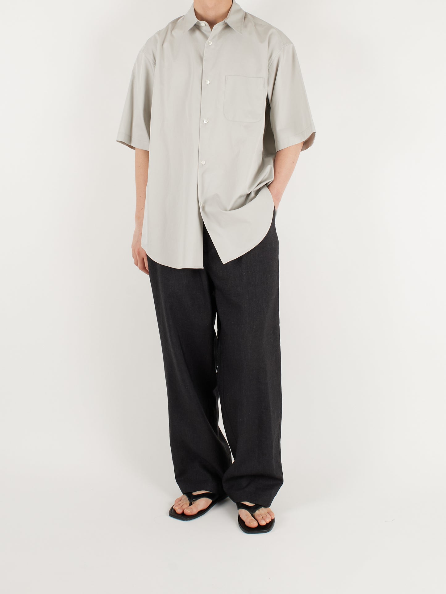 Model 176cm/62kg size L color CLOUD GRAY着用