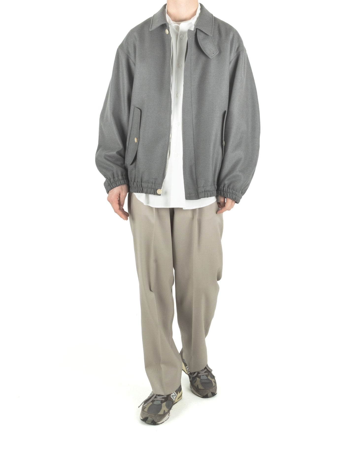 Super130's WORSTED WOOL LIGHT GABARDINE SLACKS|DUSTY BEIGE