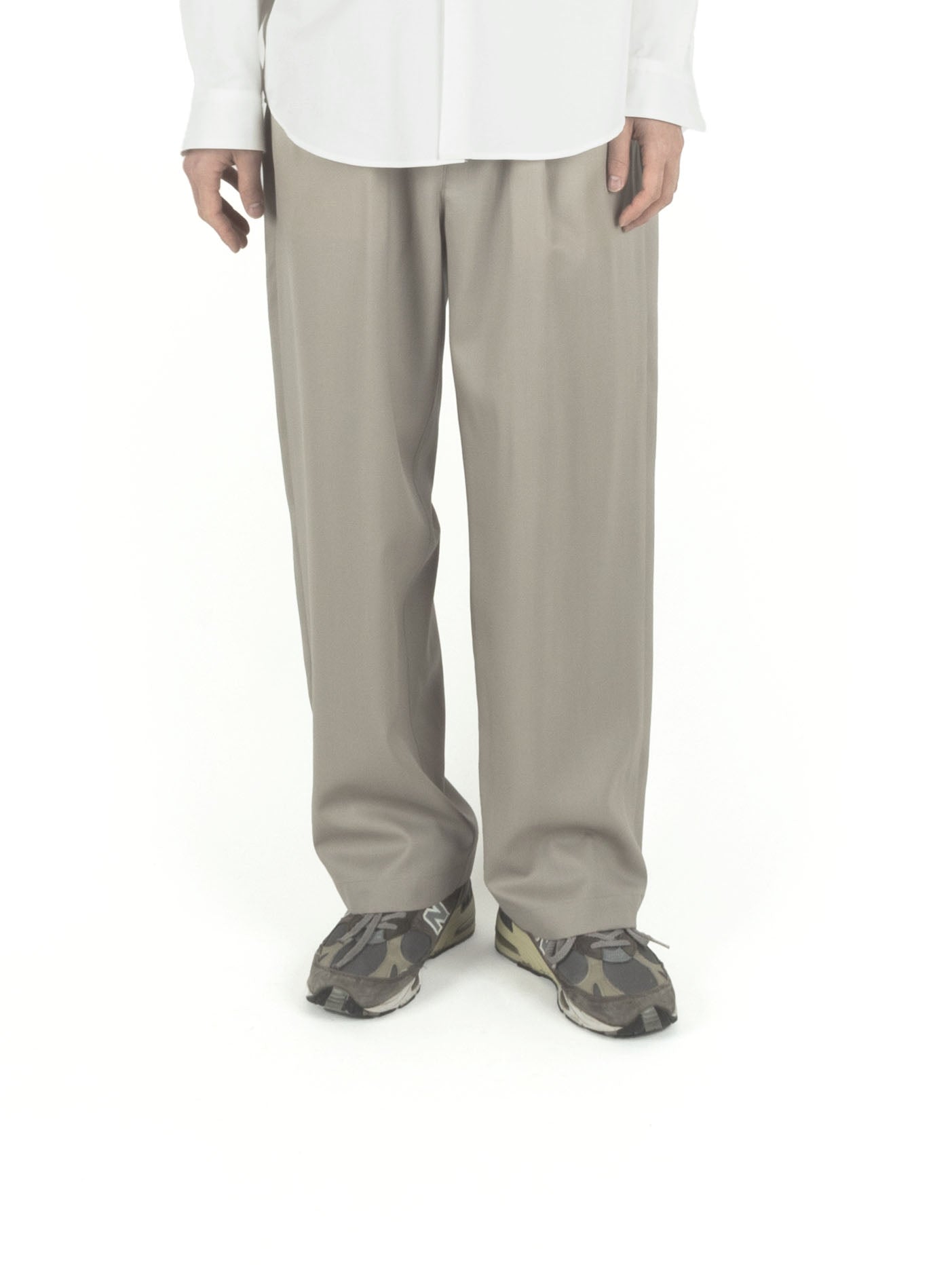 Super130's Worsted Wool Light Gabardine Wide Pants|Dusty Beige