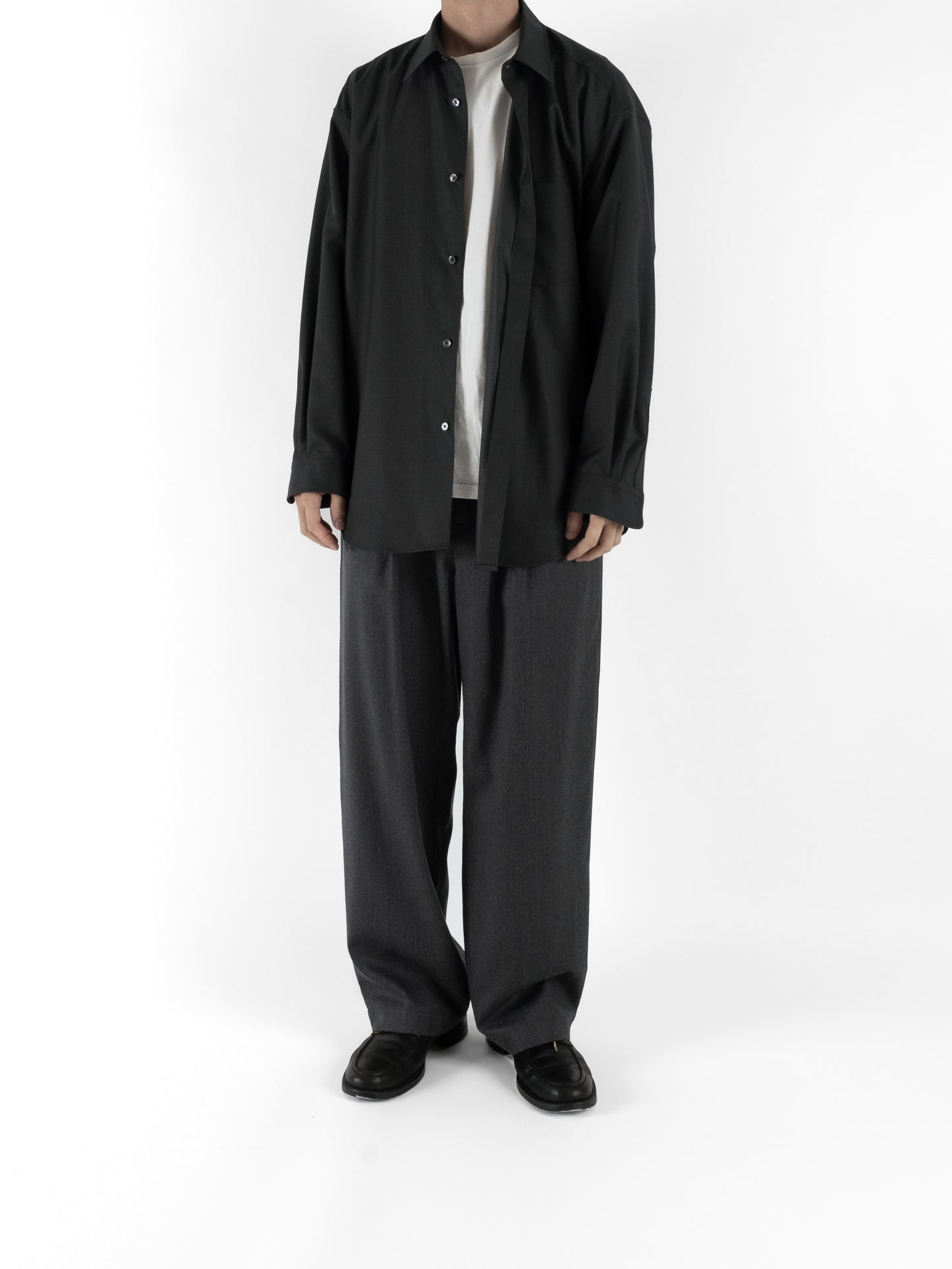 Model 176cm/62kg size L color BLUE CHARCOAL着用