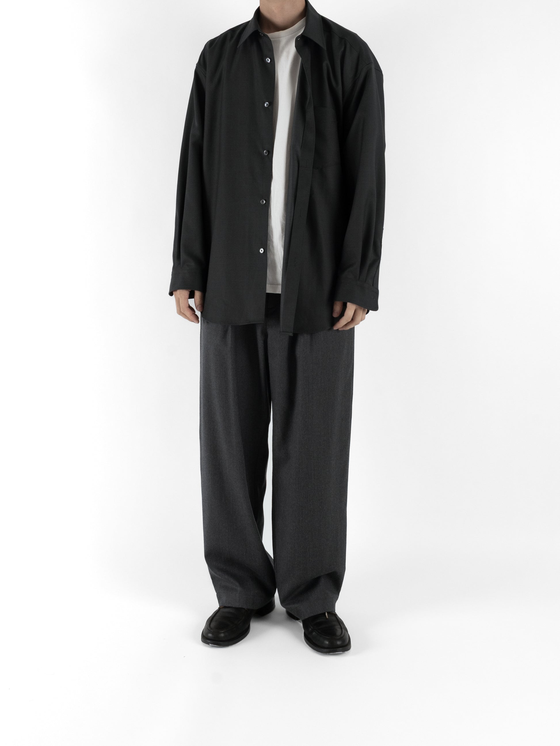 Model 176cm/62kg size L color BLUE CHARCOAL着用
