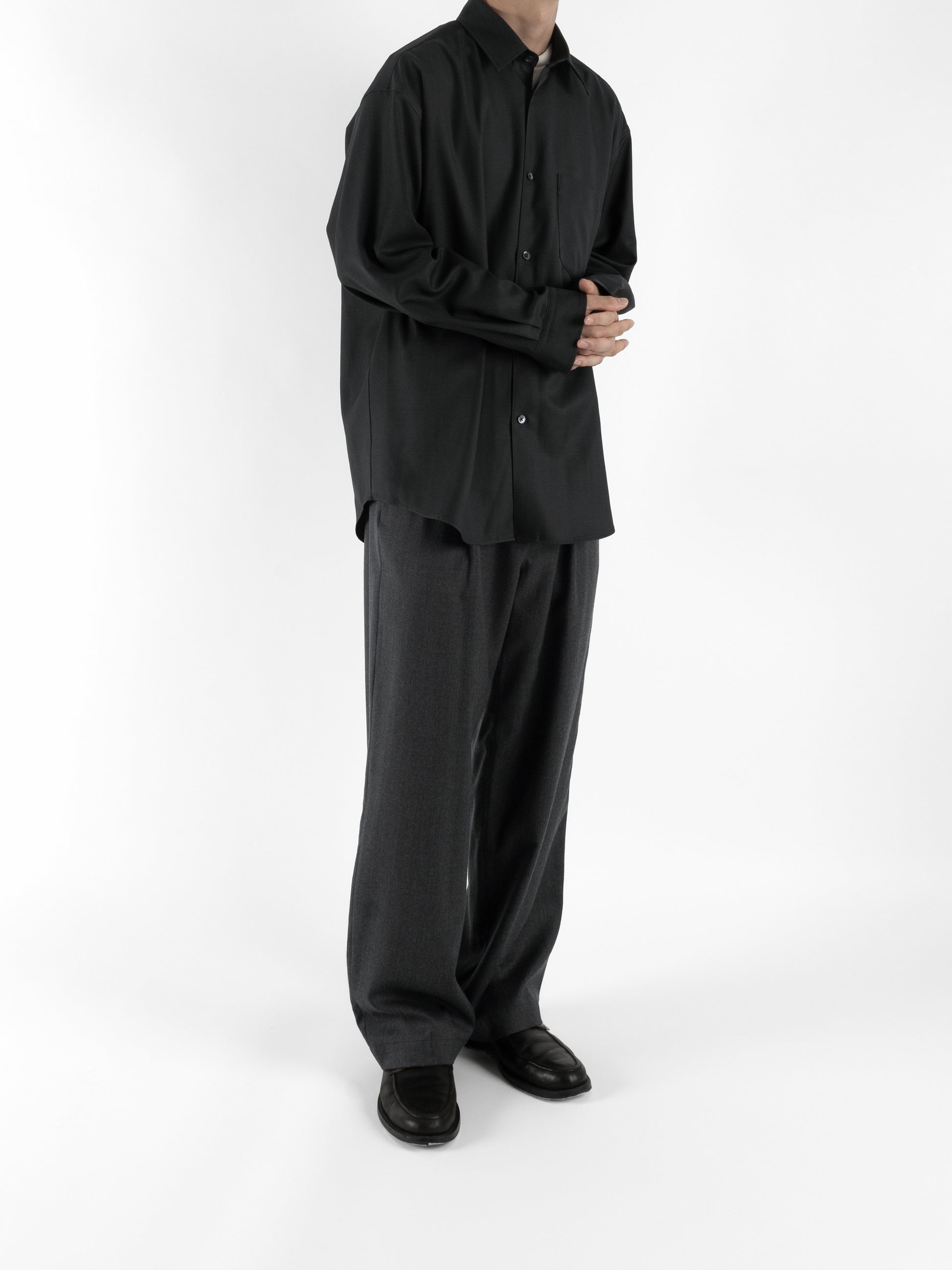 Model 176cm/62kg size L color BLUE CHARCOAL着用