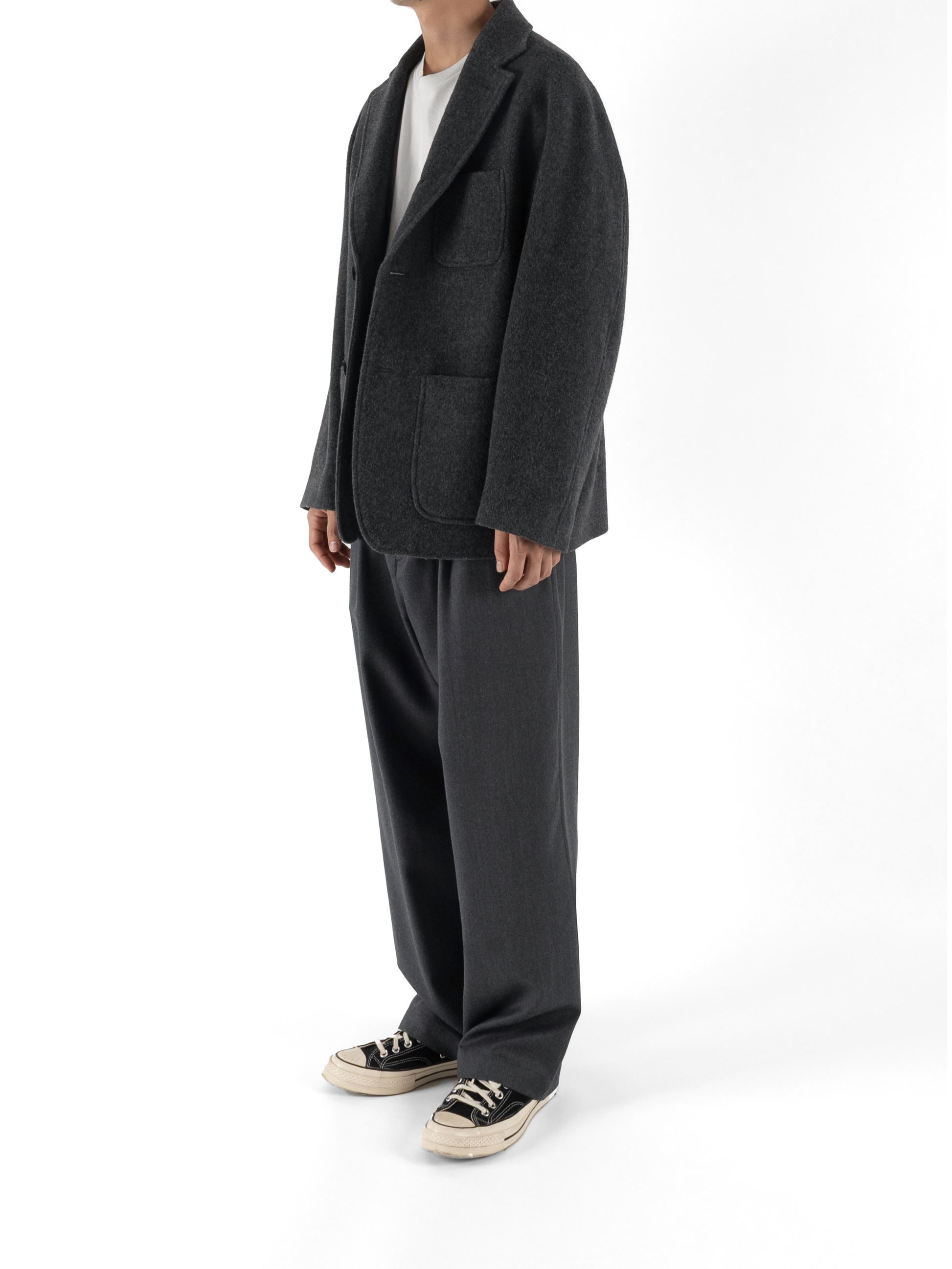 Model 176cm/62kg size M color TOP GRAY着用