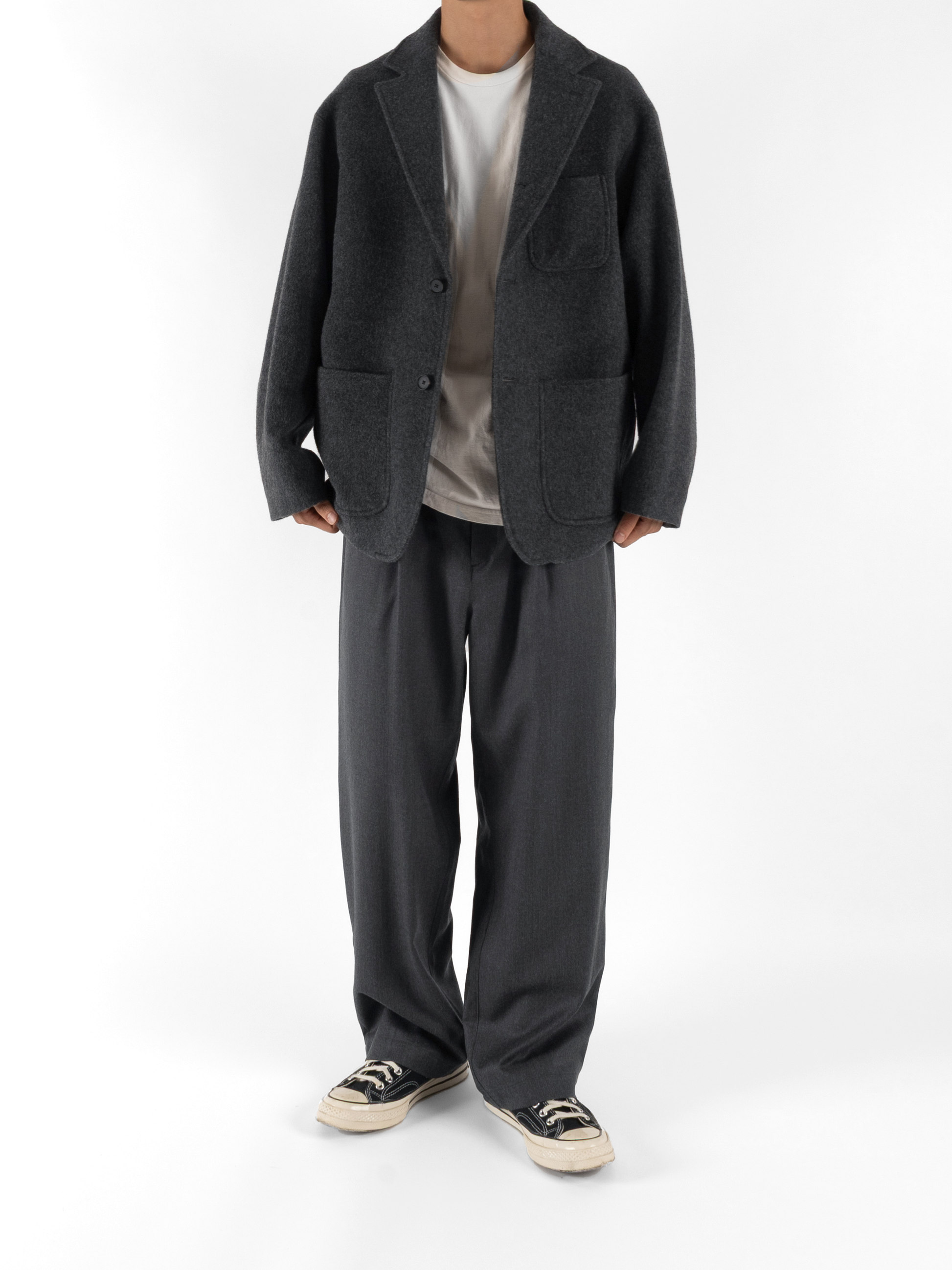 Model 176cm/62kg size M color TOP GRAY着用