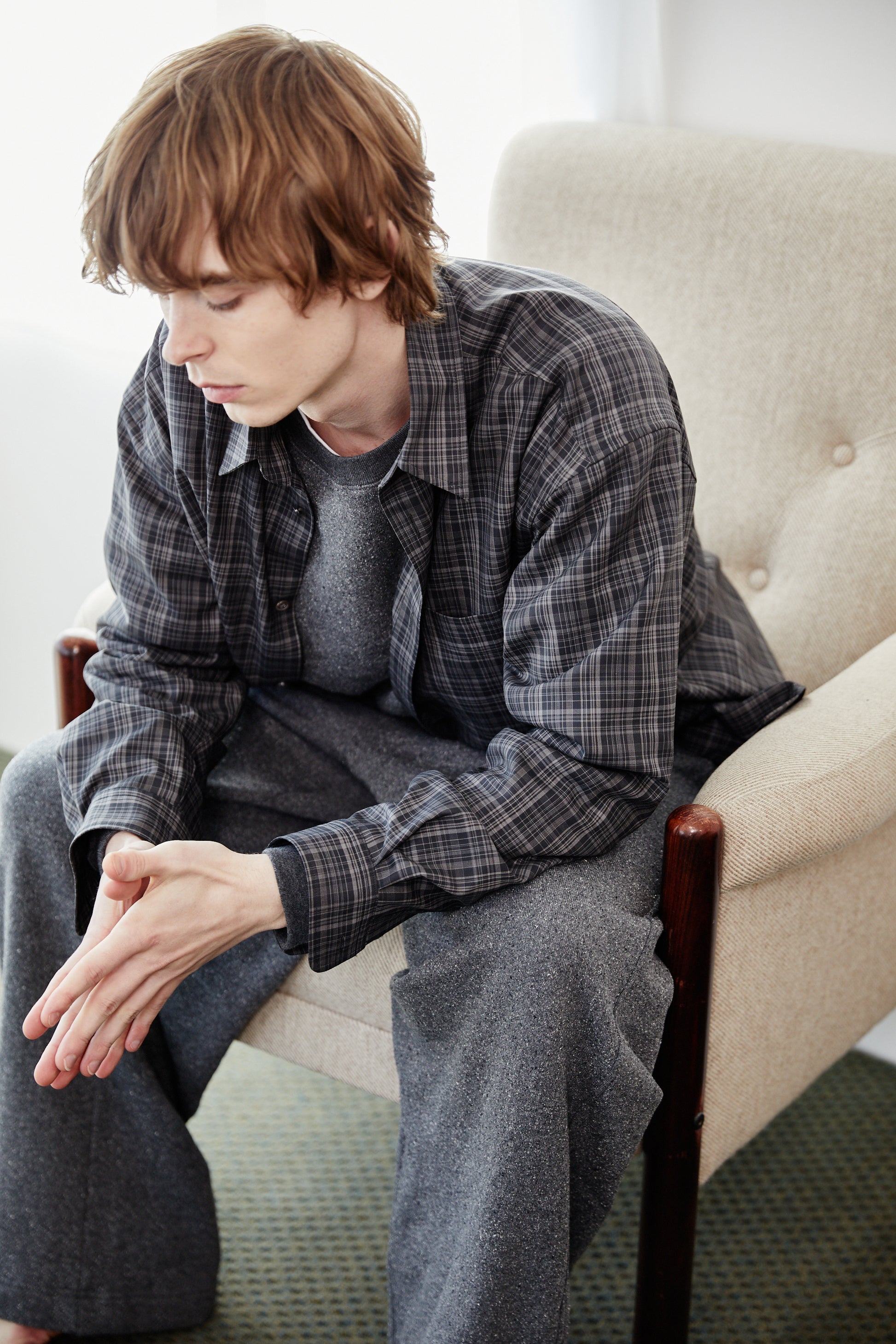 Model 184cm size L color TOP GRAY着用