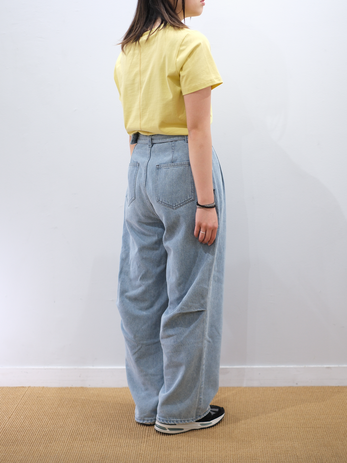 Model 159cm size M color LIGHT BLUE着用