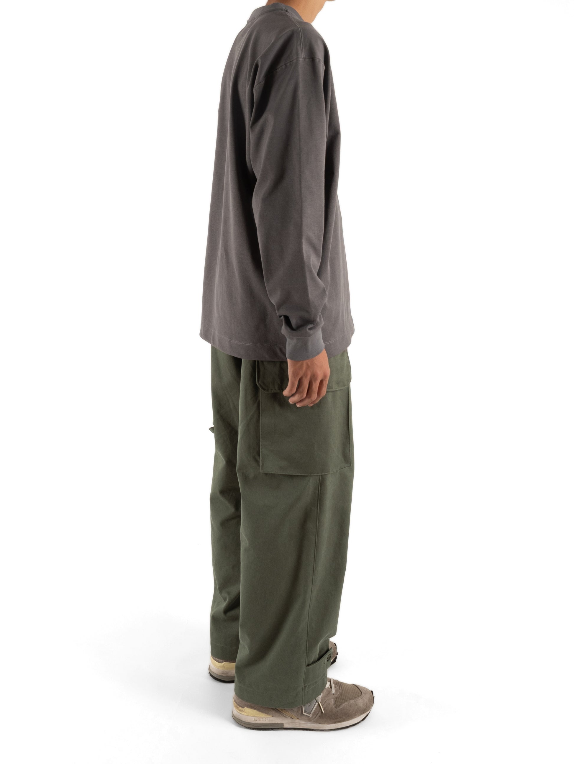 Model 173cm/60kg size M color GRAY着用