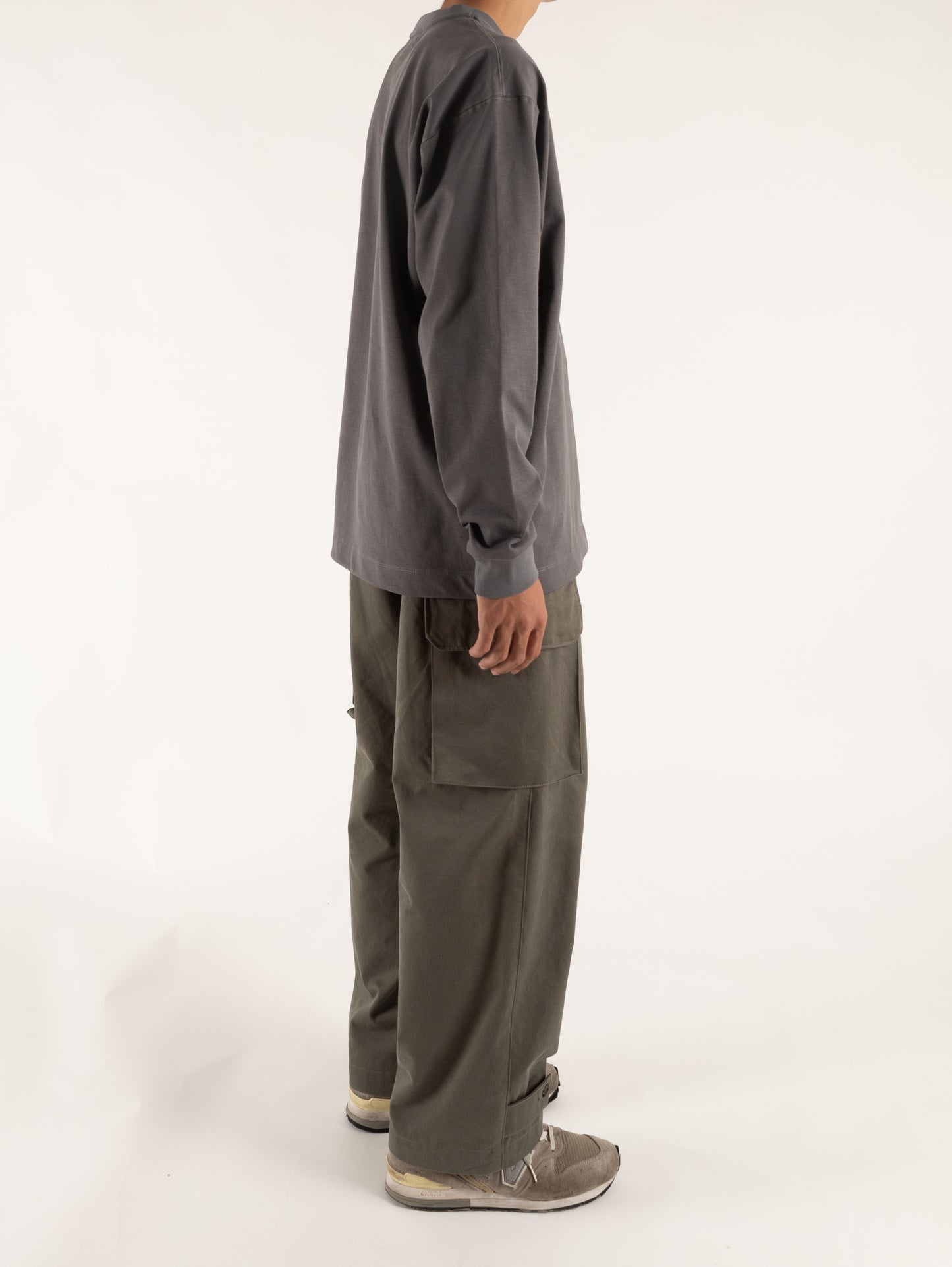 Model 173cm/60kg size M color GRAY着用