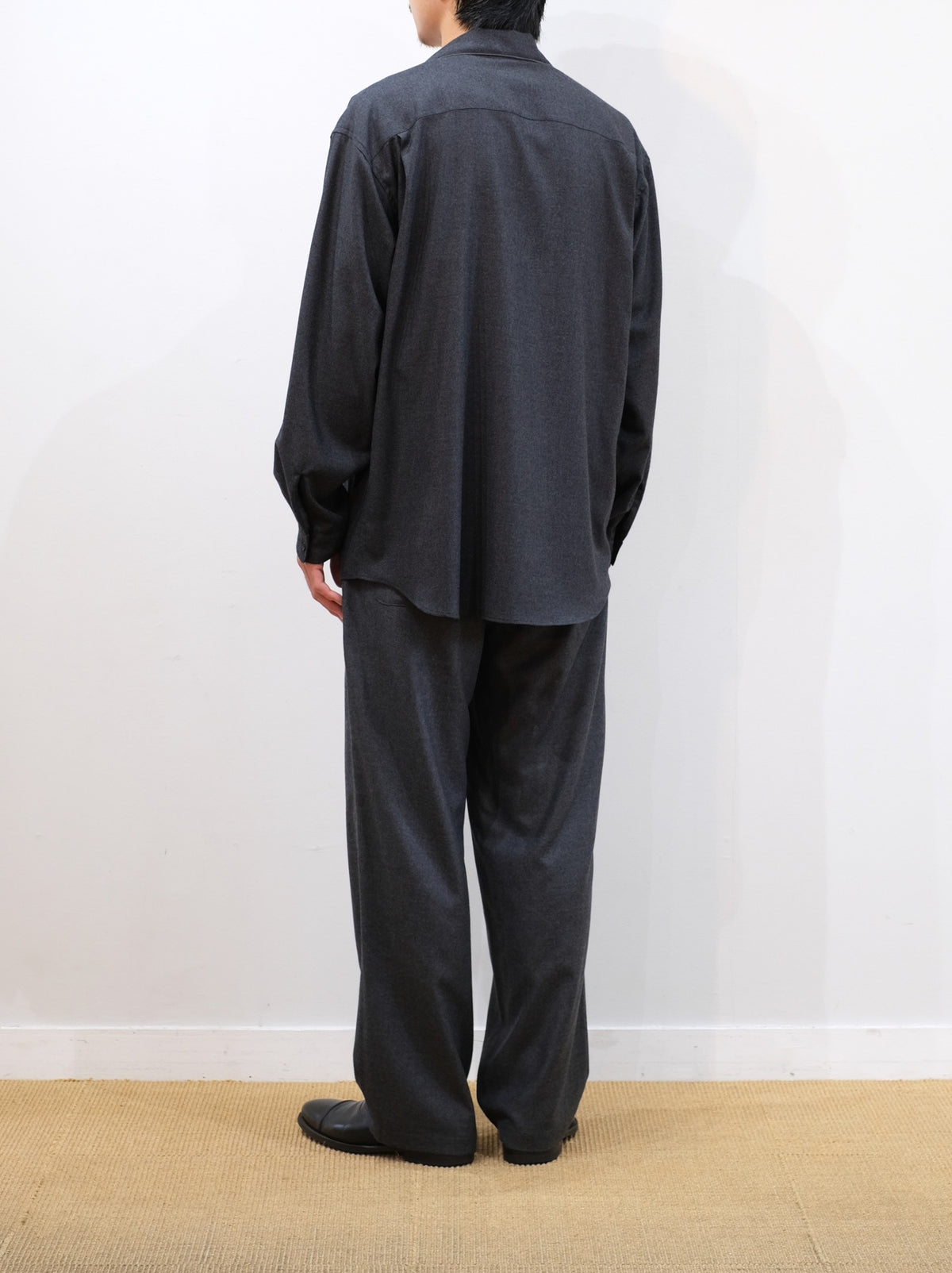 Model 175cm size M color TOP CHARCOAL着用