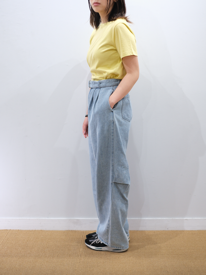 Model 159cm size M color LIGHT BLUE着用