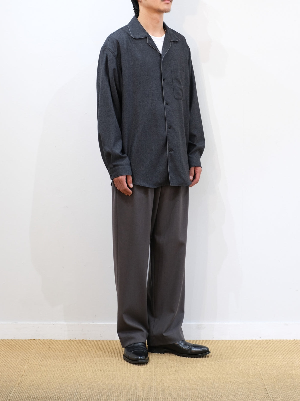 Model 175cm size M color AGED GRAY着用