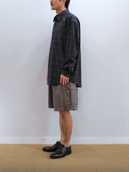 Model 175cm size L color BLACK CHECK 着用