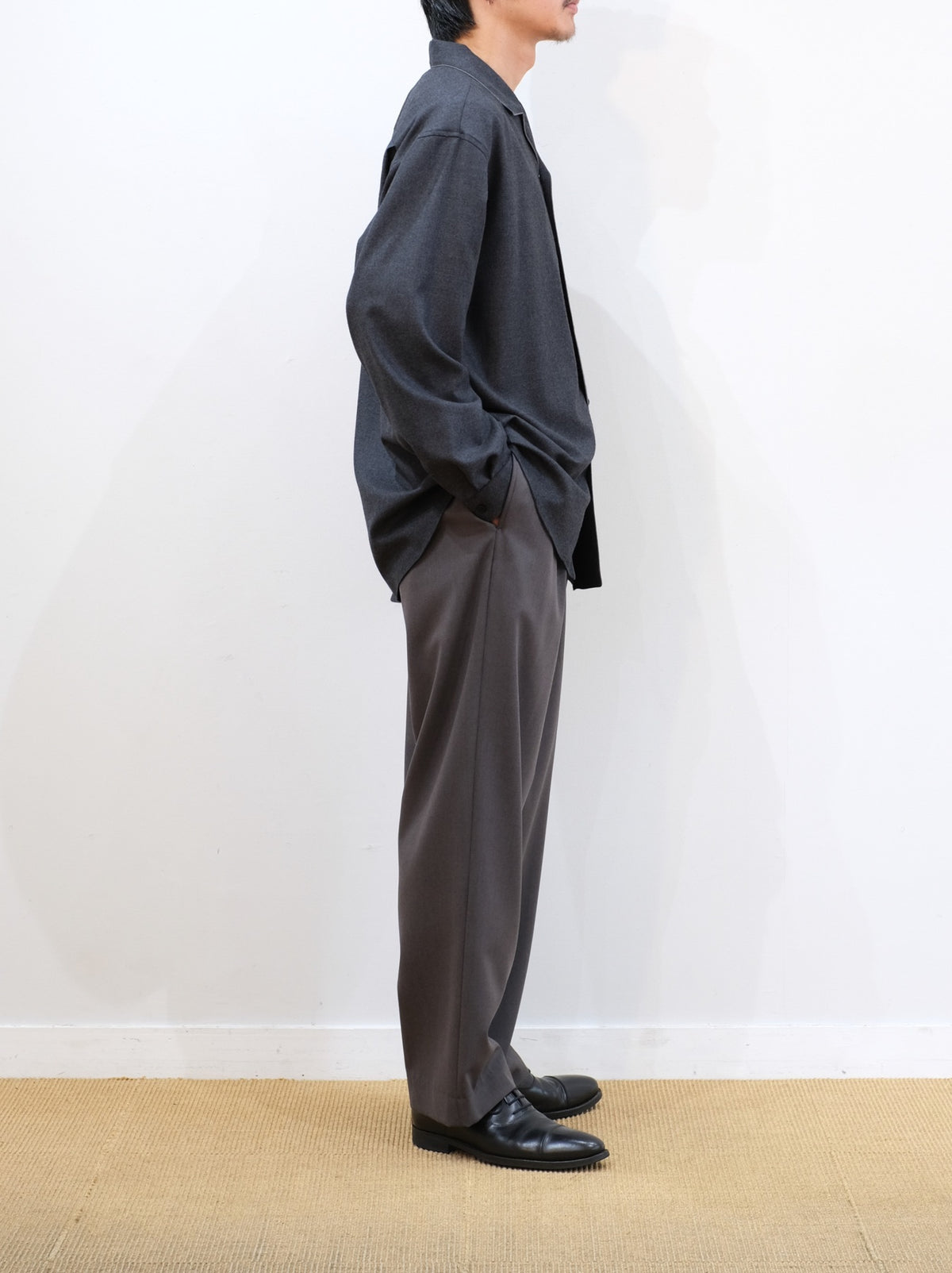 Model 175cm size M color AGED GRAY着用