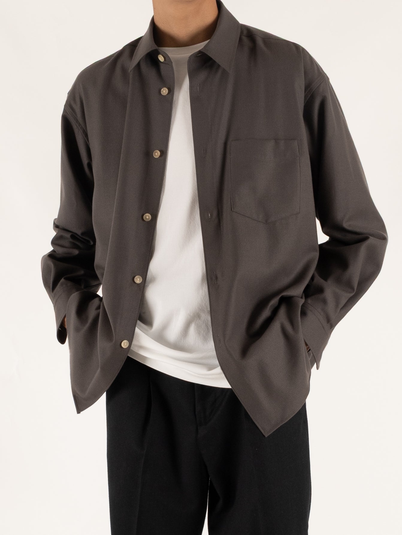 Model 173cm/60kg size M color MOCHA着用
