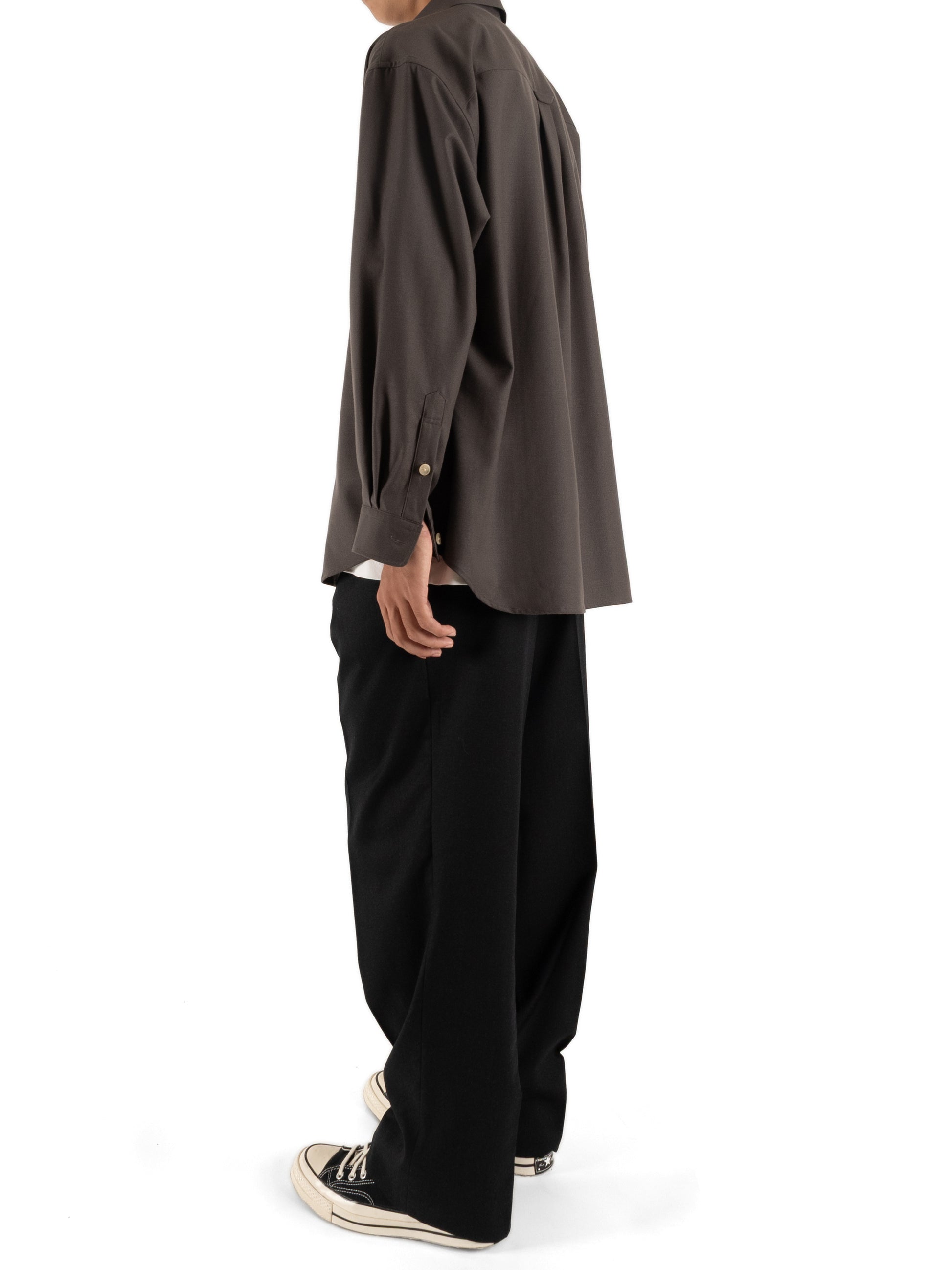 Model 173cm/60kg size M color MOCHA着用