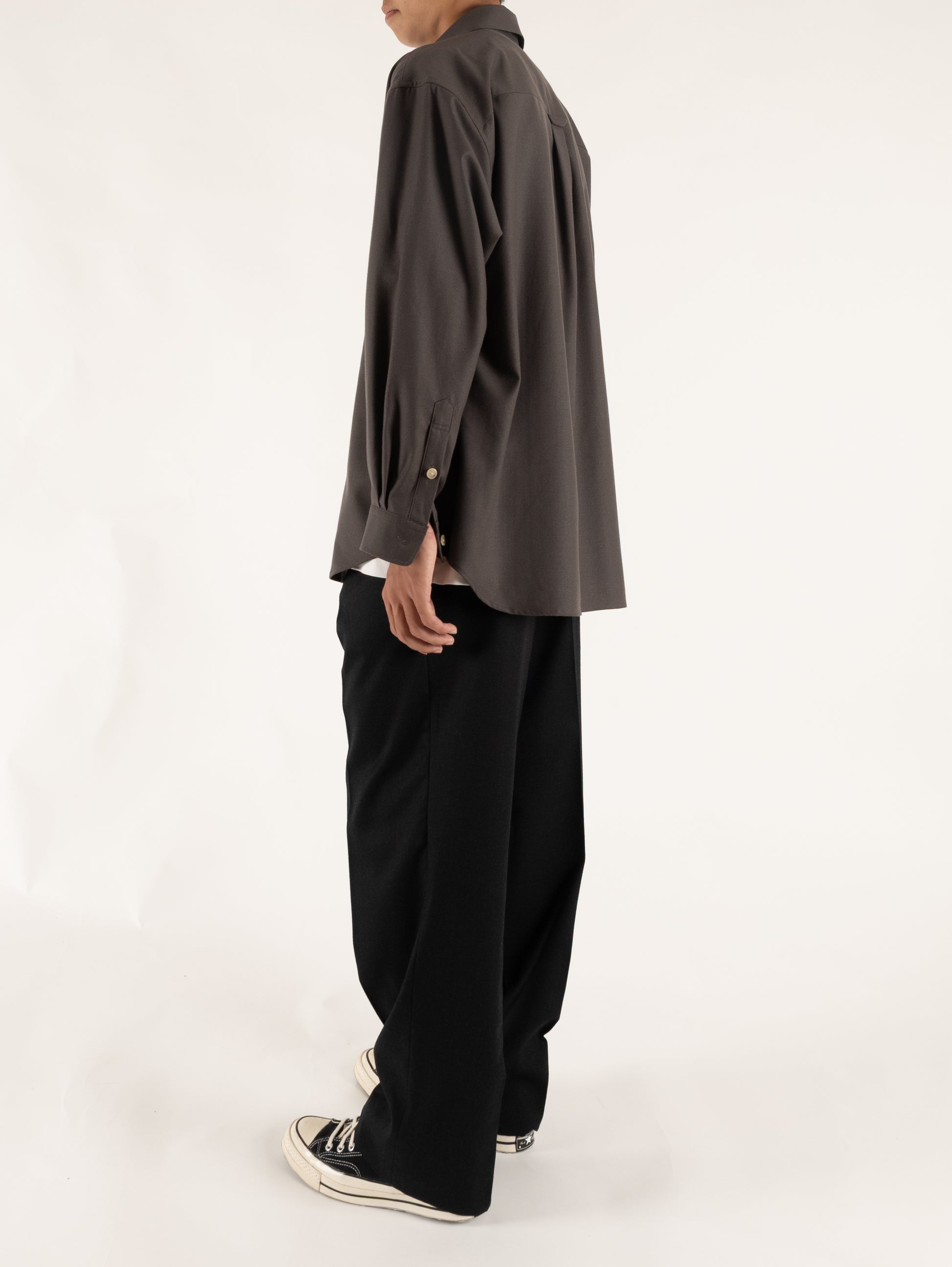Model 173cm/60kg size M color MOCHA着用