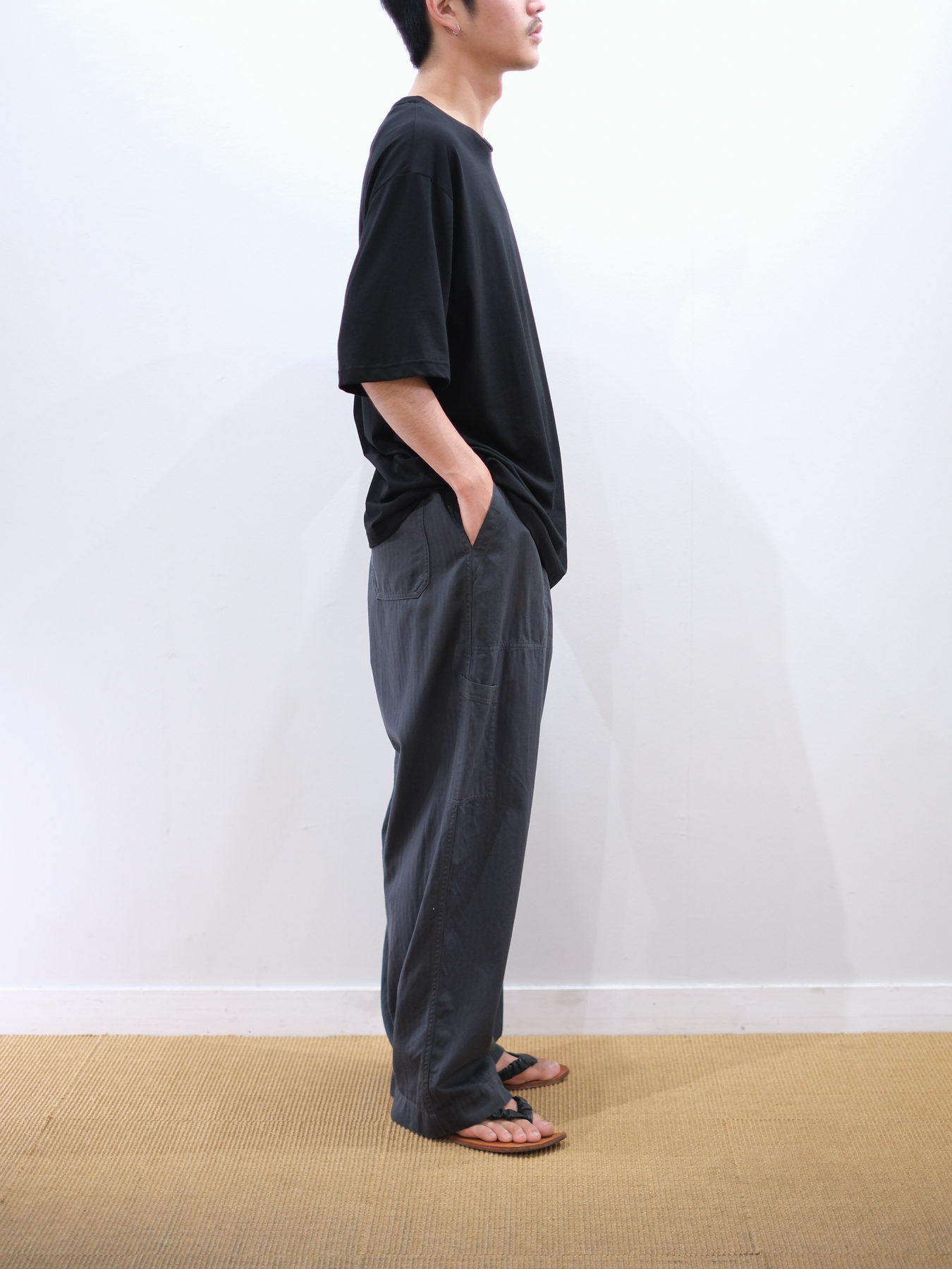 Model 175cm size L color BLACK着用