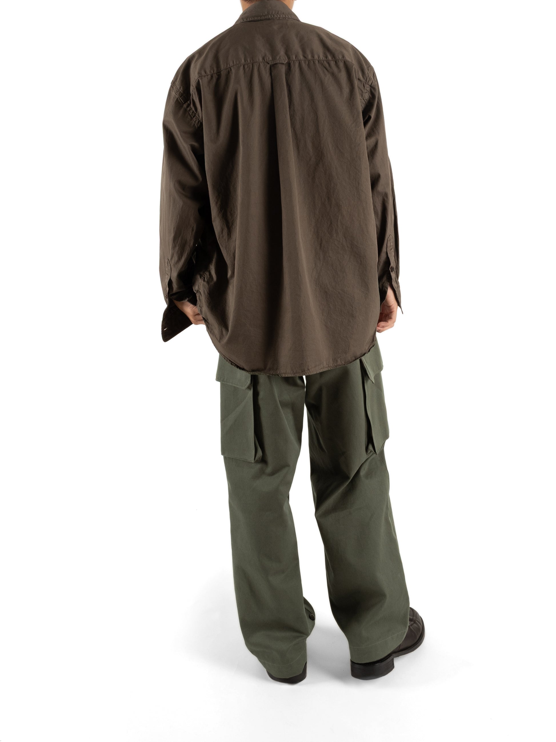 Model 164cm/52kg size S color SMOKY BROWN着用