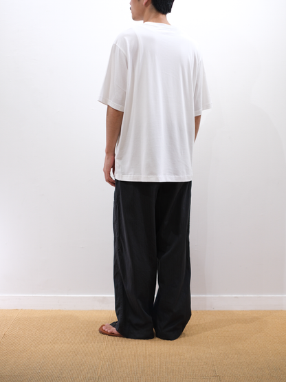 Model 175cm size M color WHITE着用