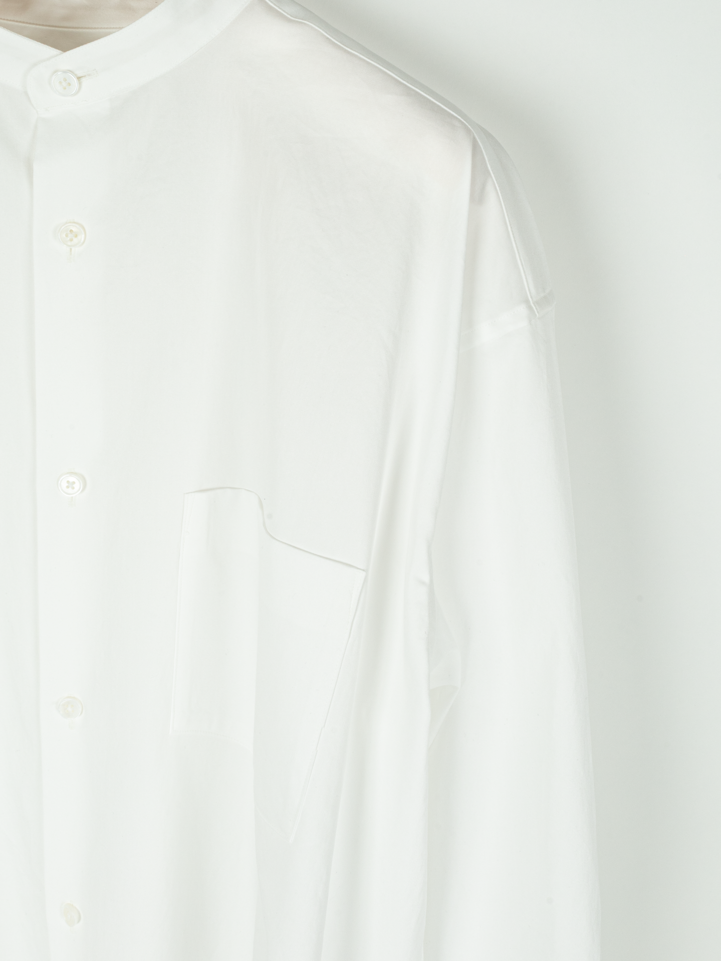 FINX COTTON TWILL BAND COLLAR SHIRTS｜WHITE