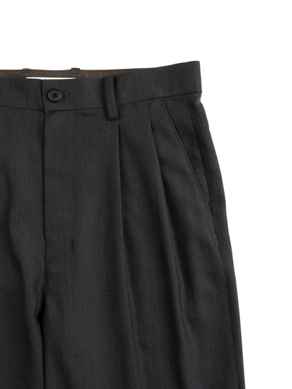 Super130's WORSTED WOOL LIGHT GABARDINE WIDE PANTS｜TOP CHARCOAL