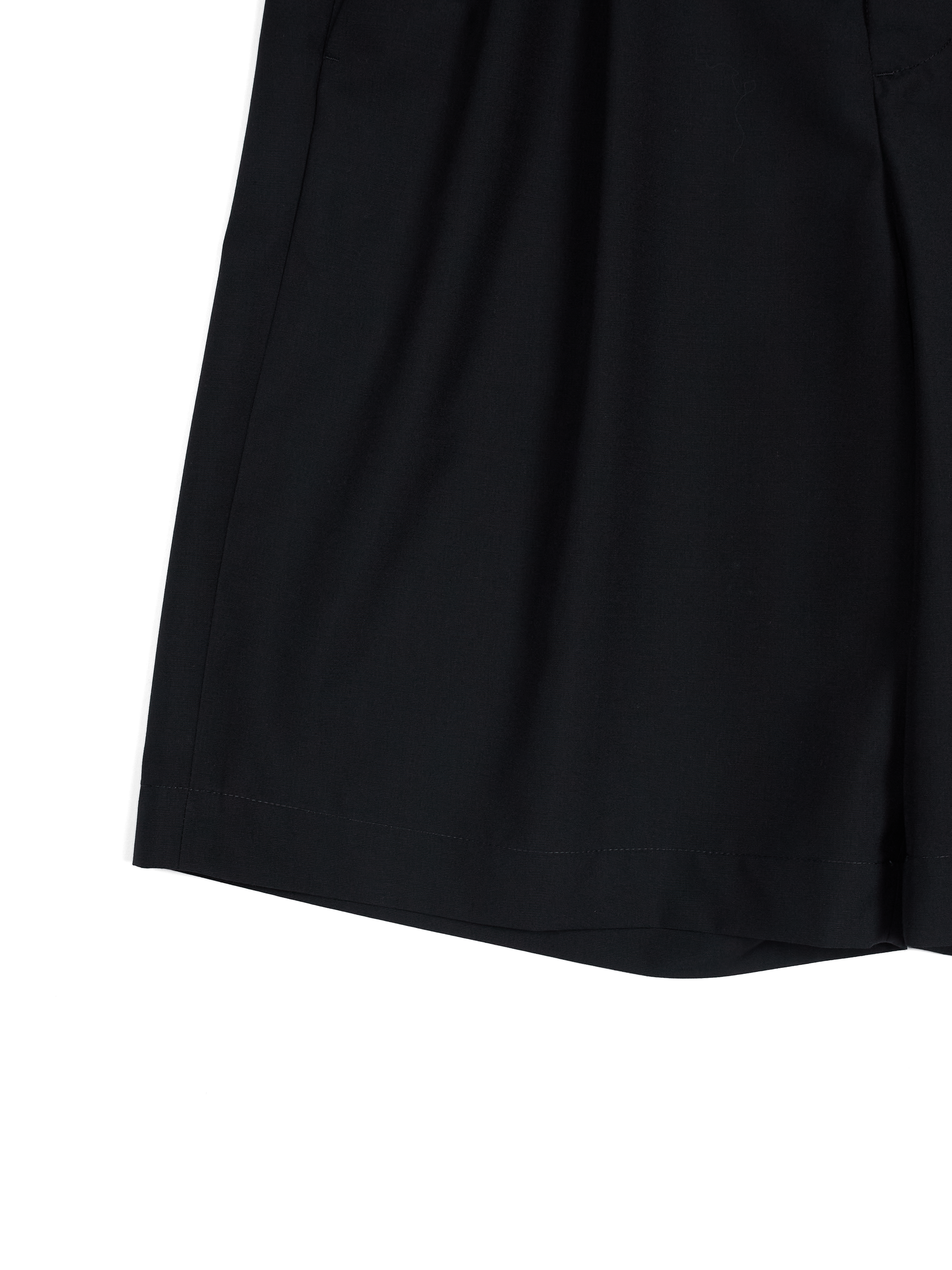 Super130's WORSTED WOOL TROPICAL SHORT PANTS|BLACK – Cornier Super130's WORSTED WOOL TROPICAL SHORT PANTS|BLACK – Cornier