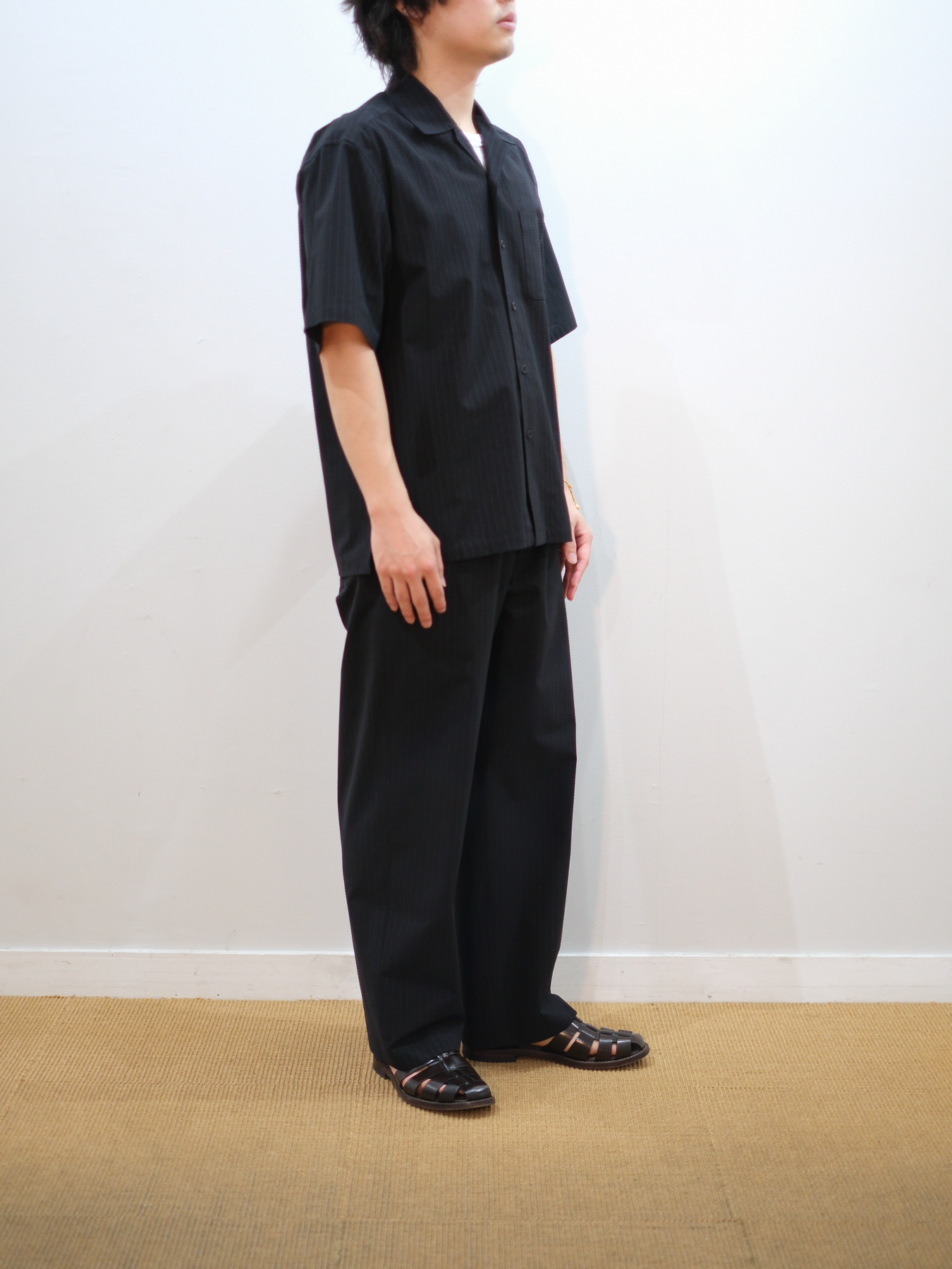 Model 170cm size S color BLACK 着用