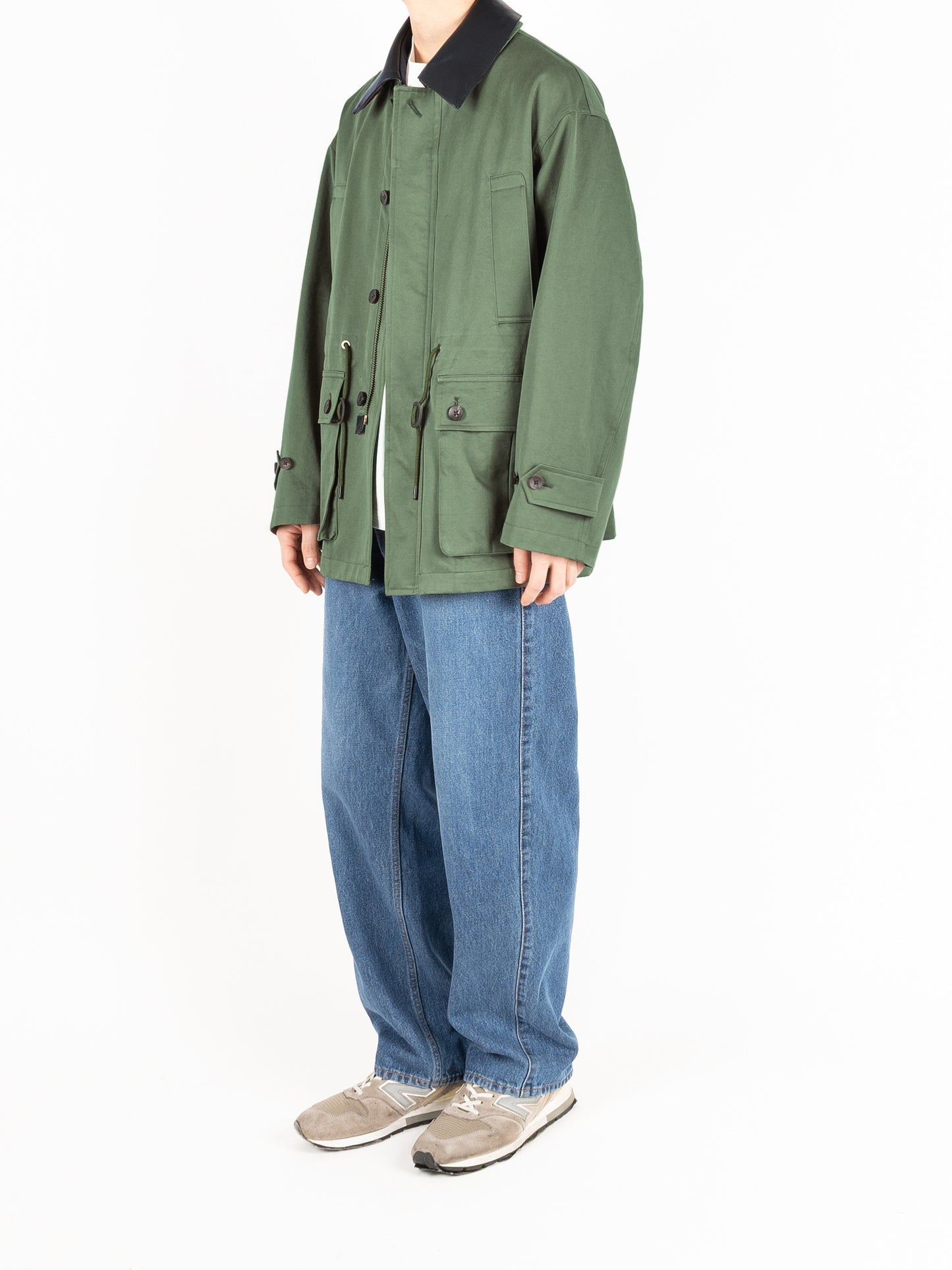 Model 176cm/62kg size M着用