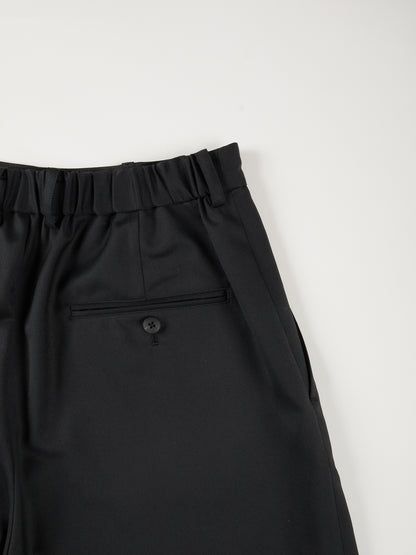 Super130's WOOL LIGHT GABARDINE SHORT PANTS｜BLACK