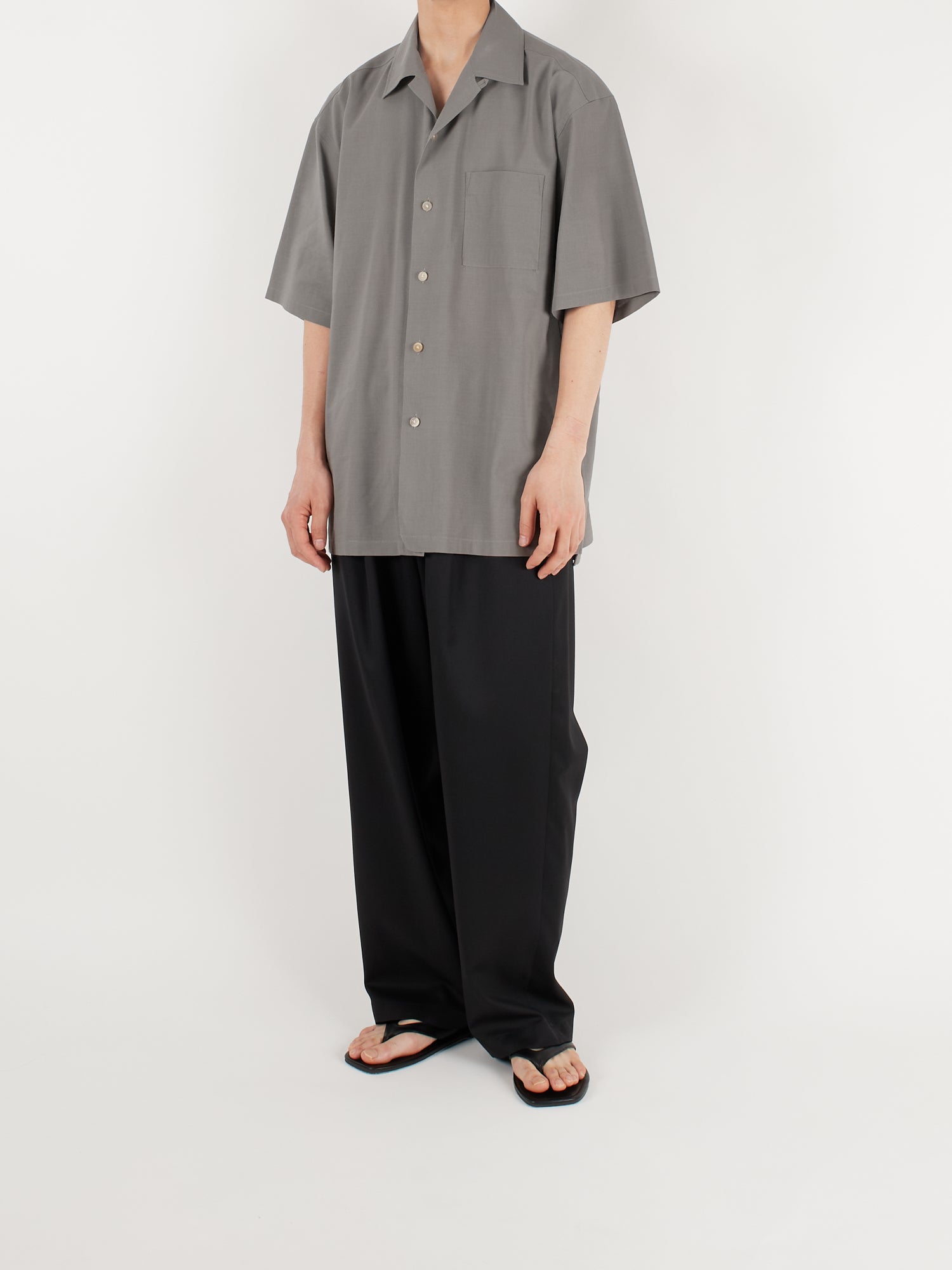 Model 176cm/62kg size L color GRAY着用