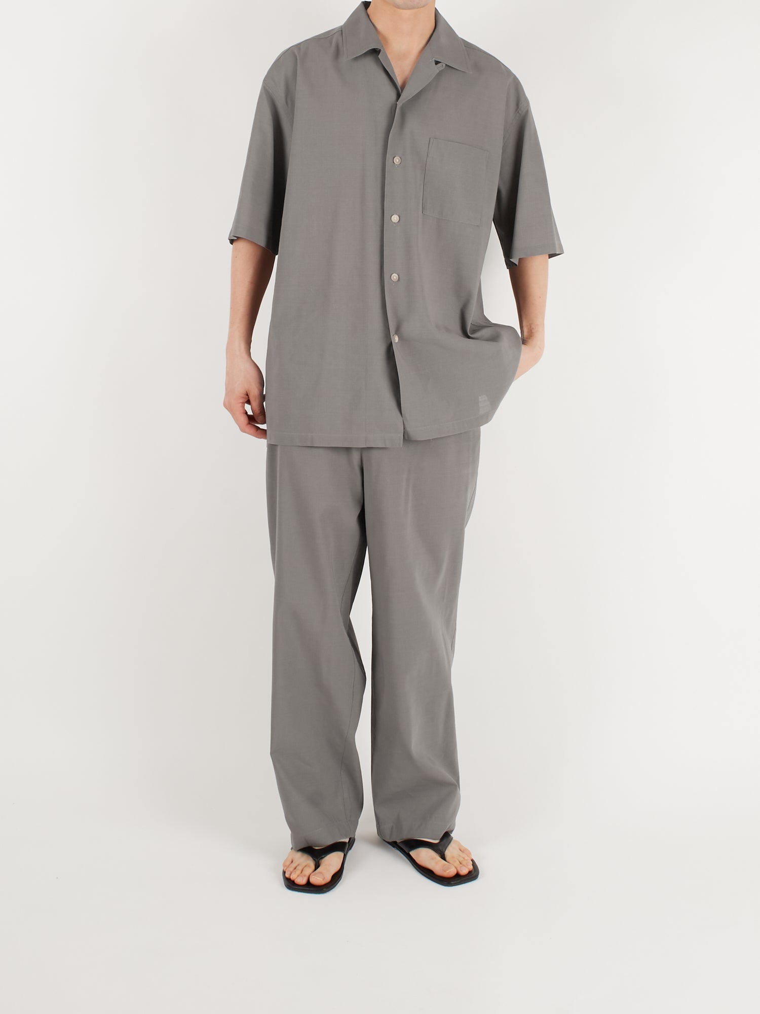Model 176cm/62kg size L color GRAY着用