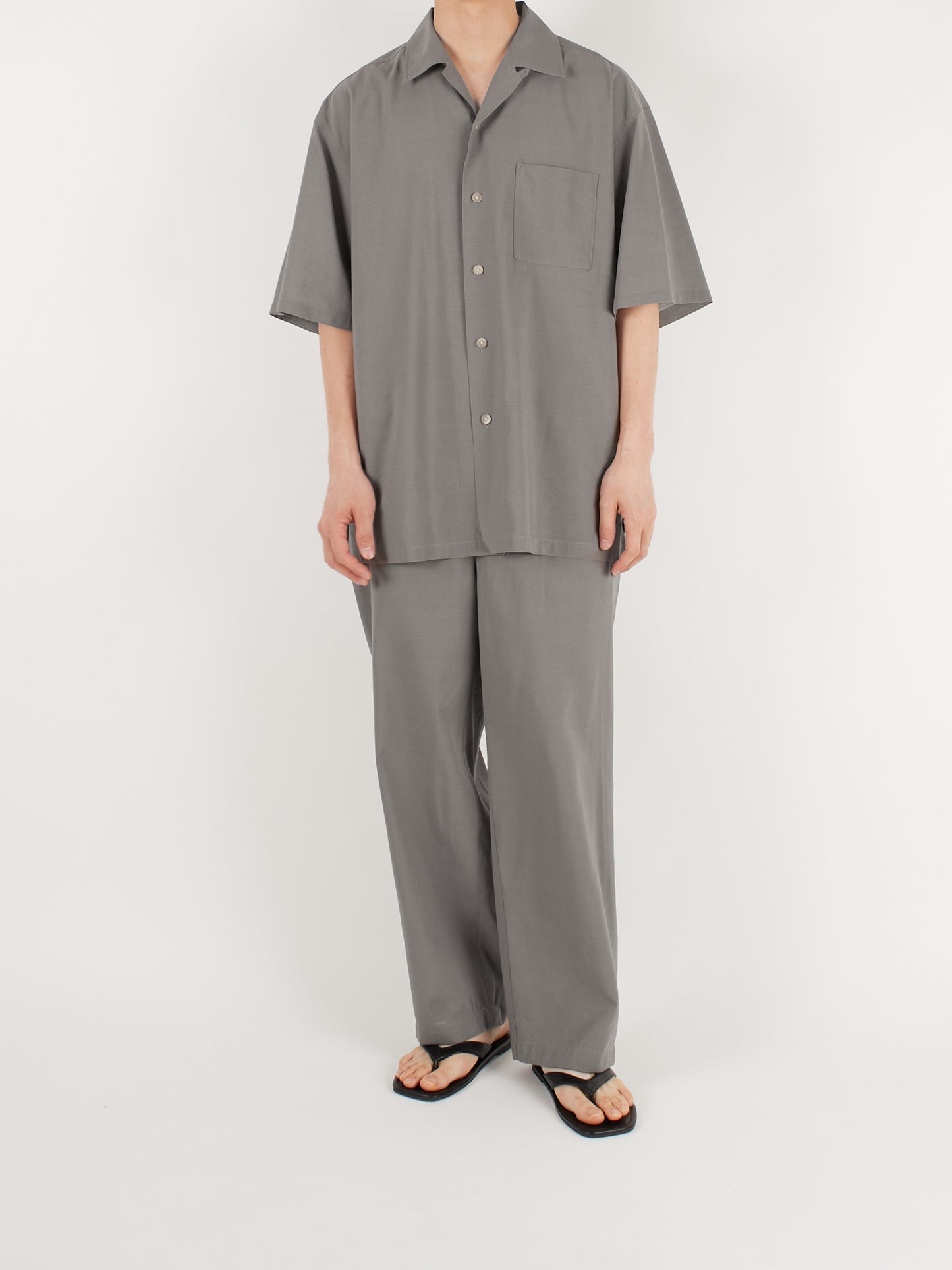 Model 176cm/62kg size L color GRAY着用