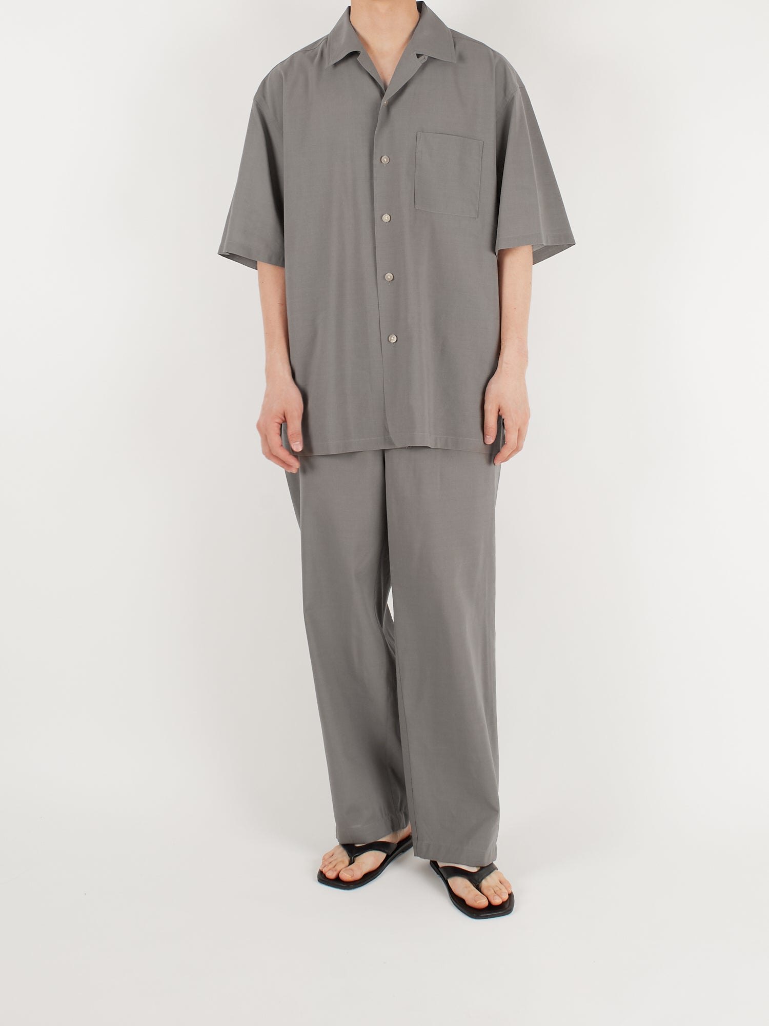 Model 176cm/62kg size L color GRAY着用