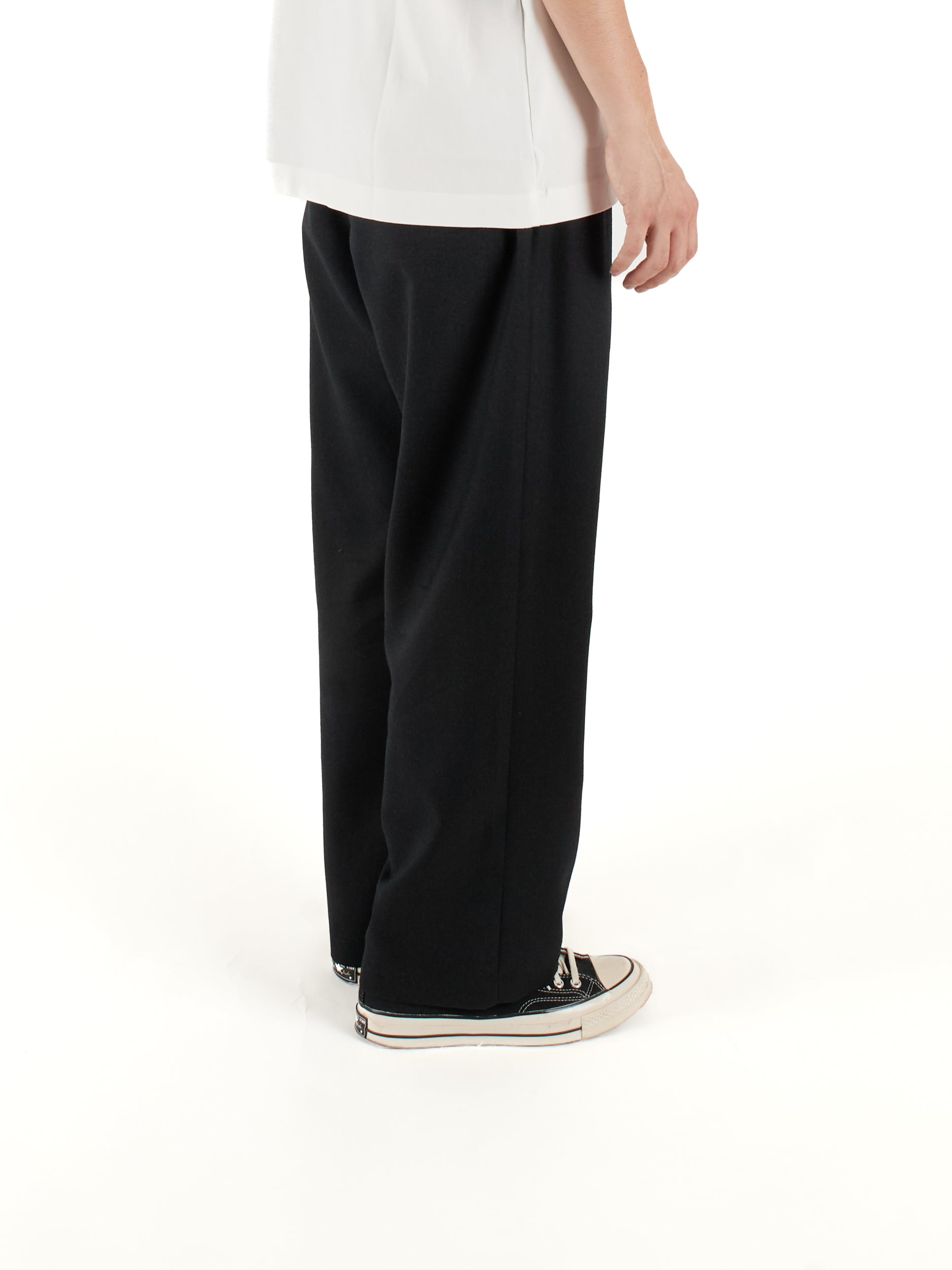 Model 176cm/62kg size M color TOP BLACK着用
