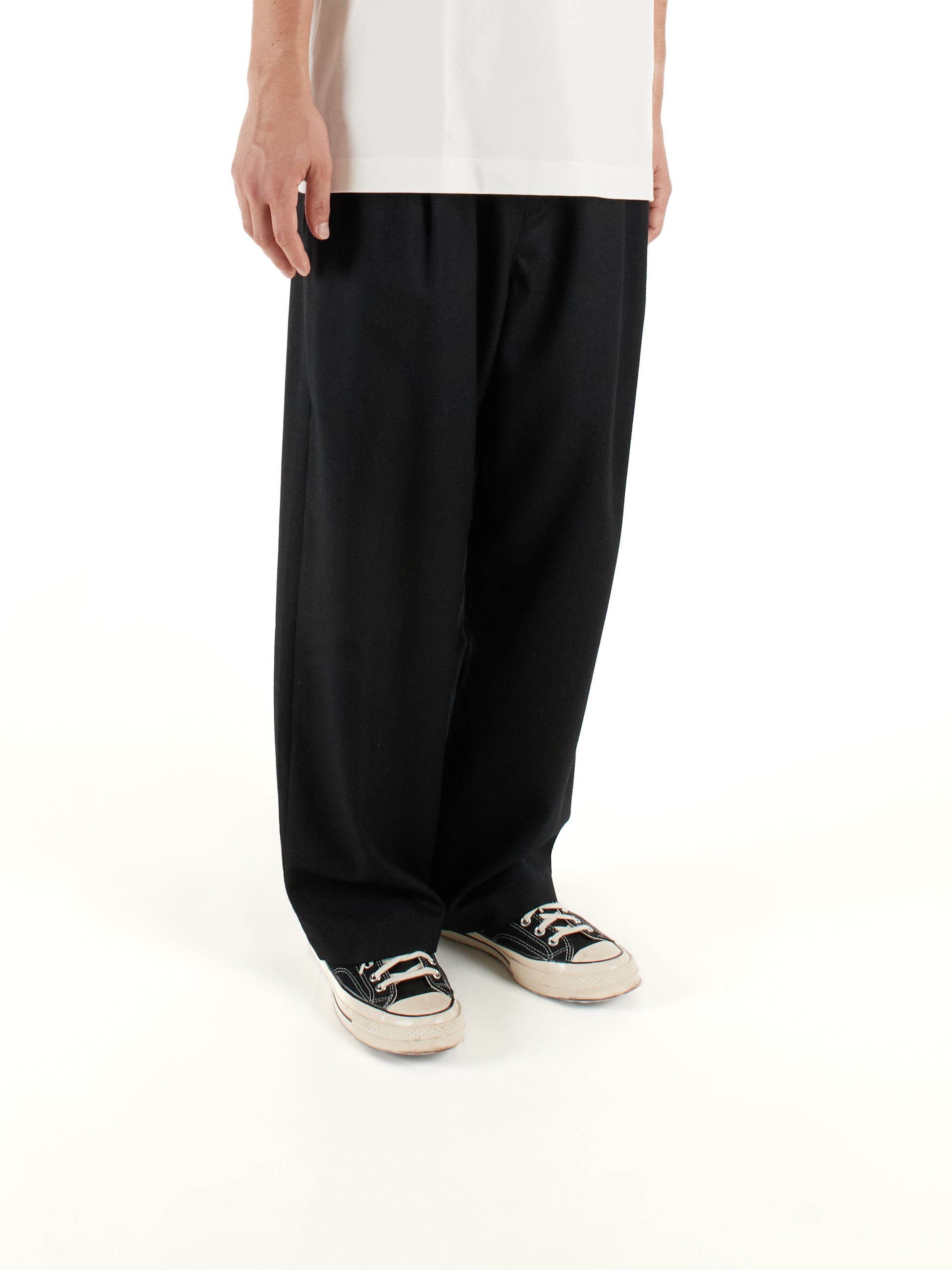 Model 176cm/62kg size M color TOP BLACK着用