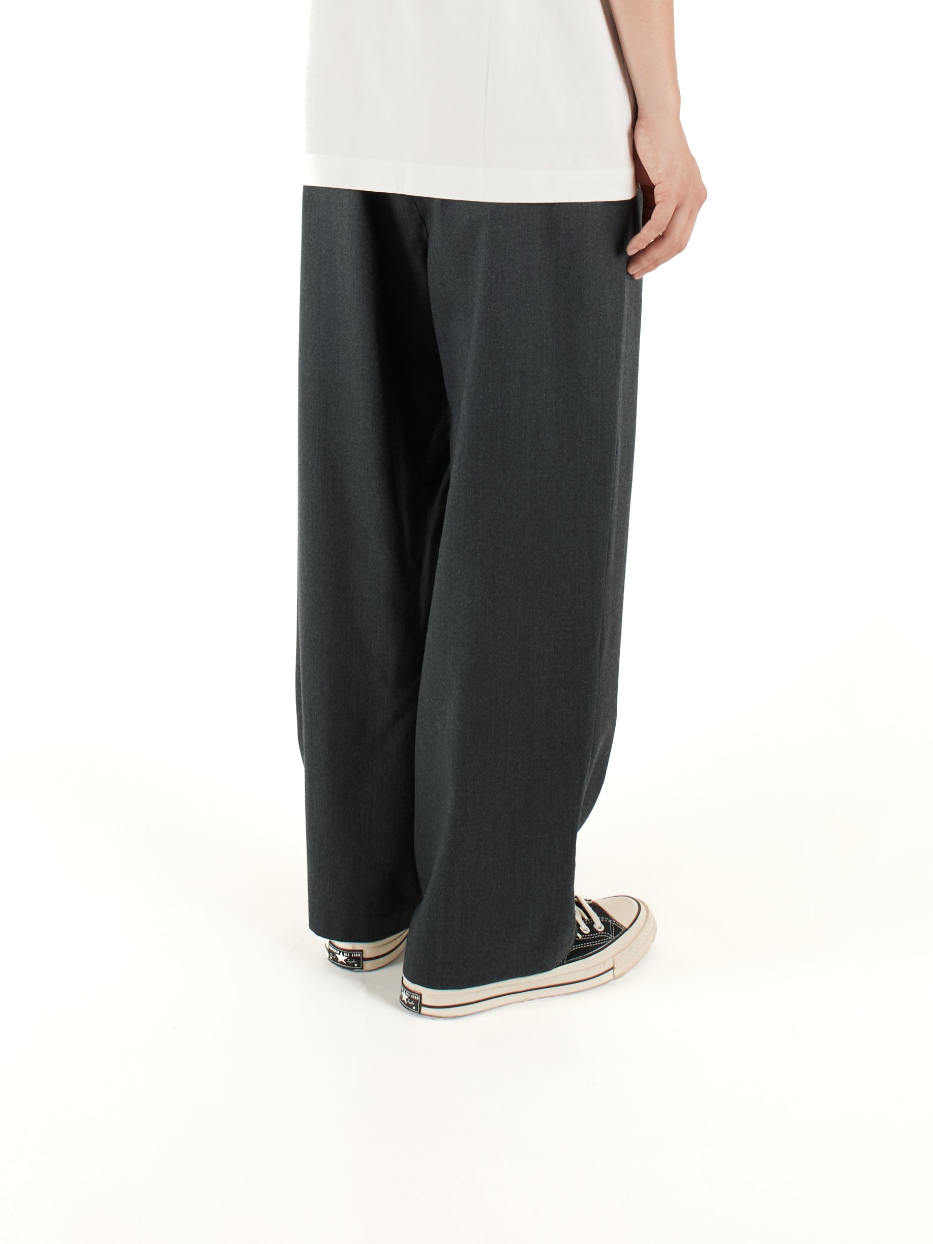 Model 176cm/62kg size M color TOP GRAY着用